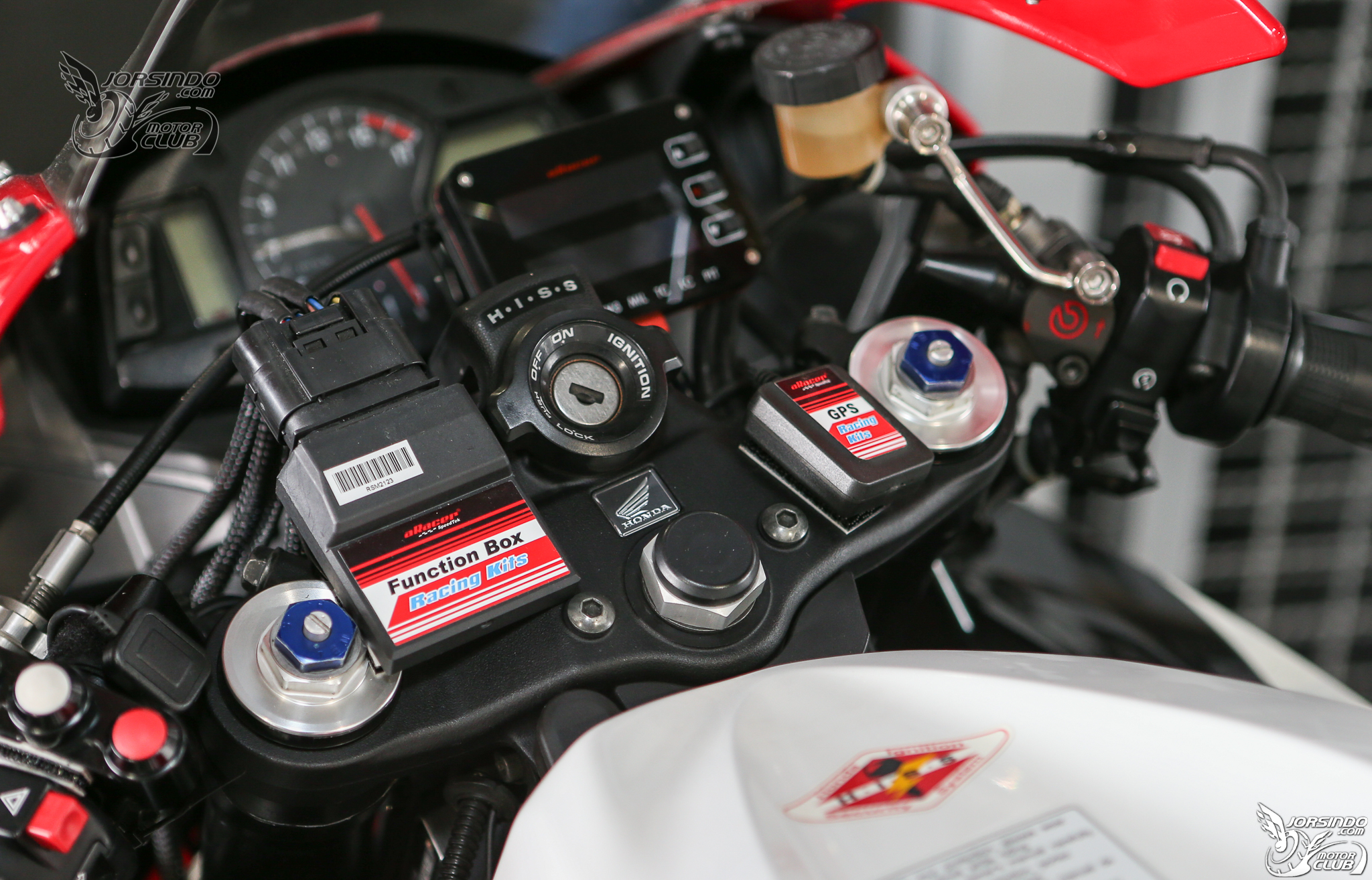 aRacer RC SUPER2 四缸引擎對應 ECU，R6也能唱生日快樂歌6654|小老婆汽機車資訊網