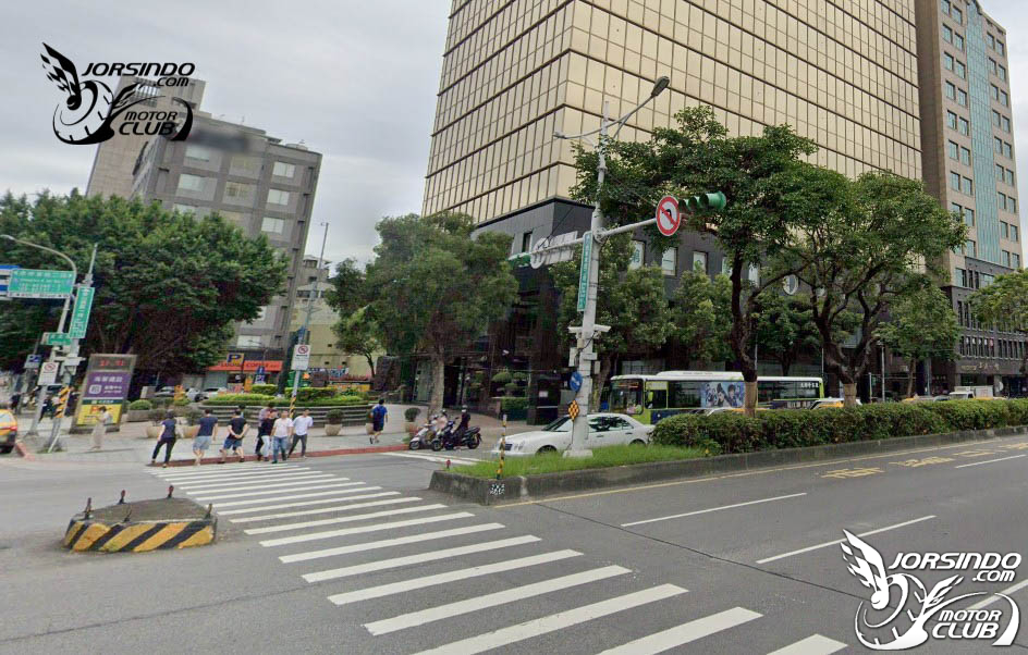 保障行人與用路人　淺談庇護島之用途、對駕駛人影響8731|小老婆汽機車資訊網