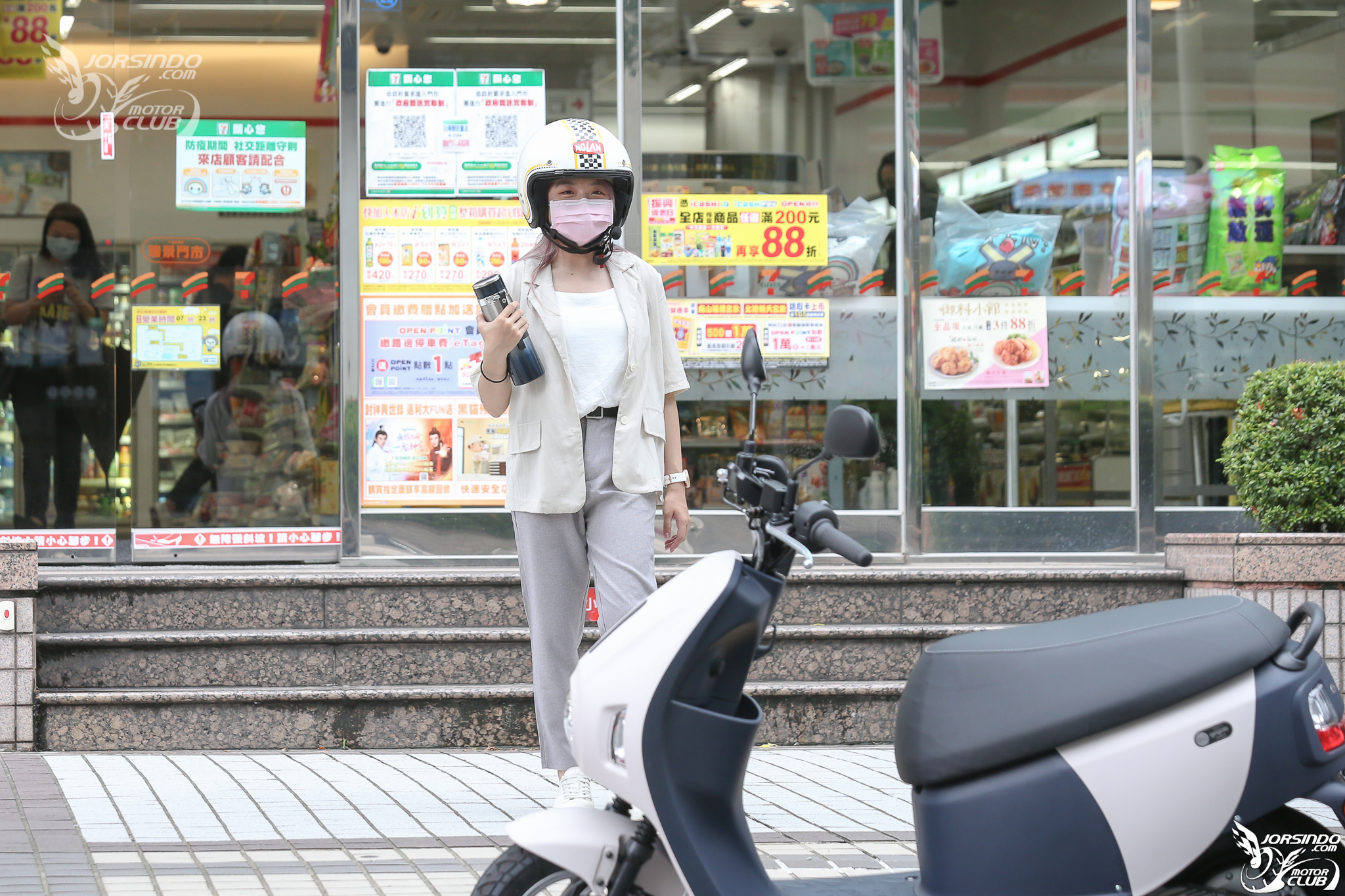 eMOVING 聯手 Gogoro！綠牌小車 EZ1 x 小資女阿娟的一天5565|小老婆汽機車資訊網