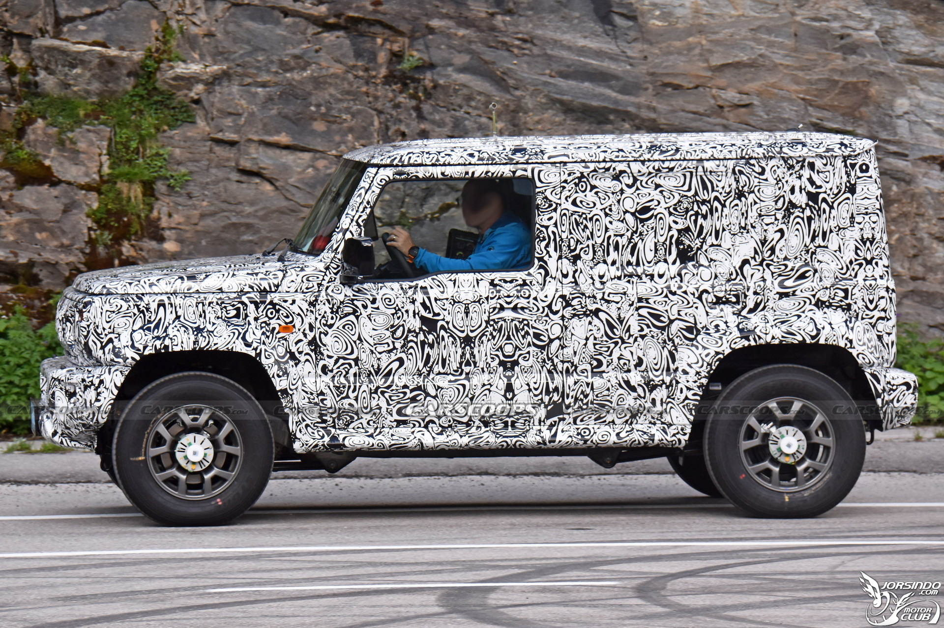 預計年底問世、採輕油電動力！Suzuki Jimny五門版諜照曝光7851|Suzuki,Jimny,五門Jimny小老婆汽機車資訊網