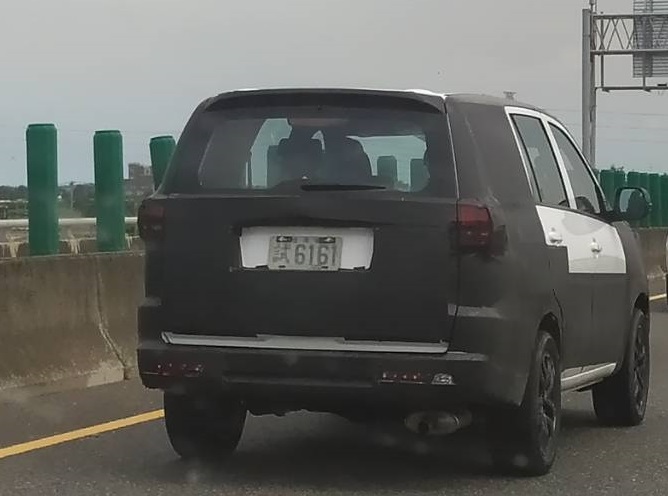 西濱遇到這一輛偽裝車是福特的嗎?9342|小老婆汽機車資訊網