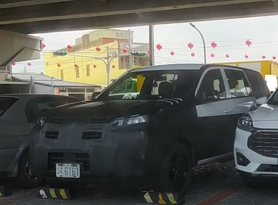 西濱遇到這一輛偽裝車是福特的嗎?6702|小老婆汽機車資訊網