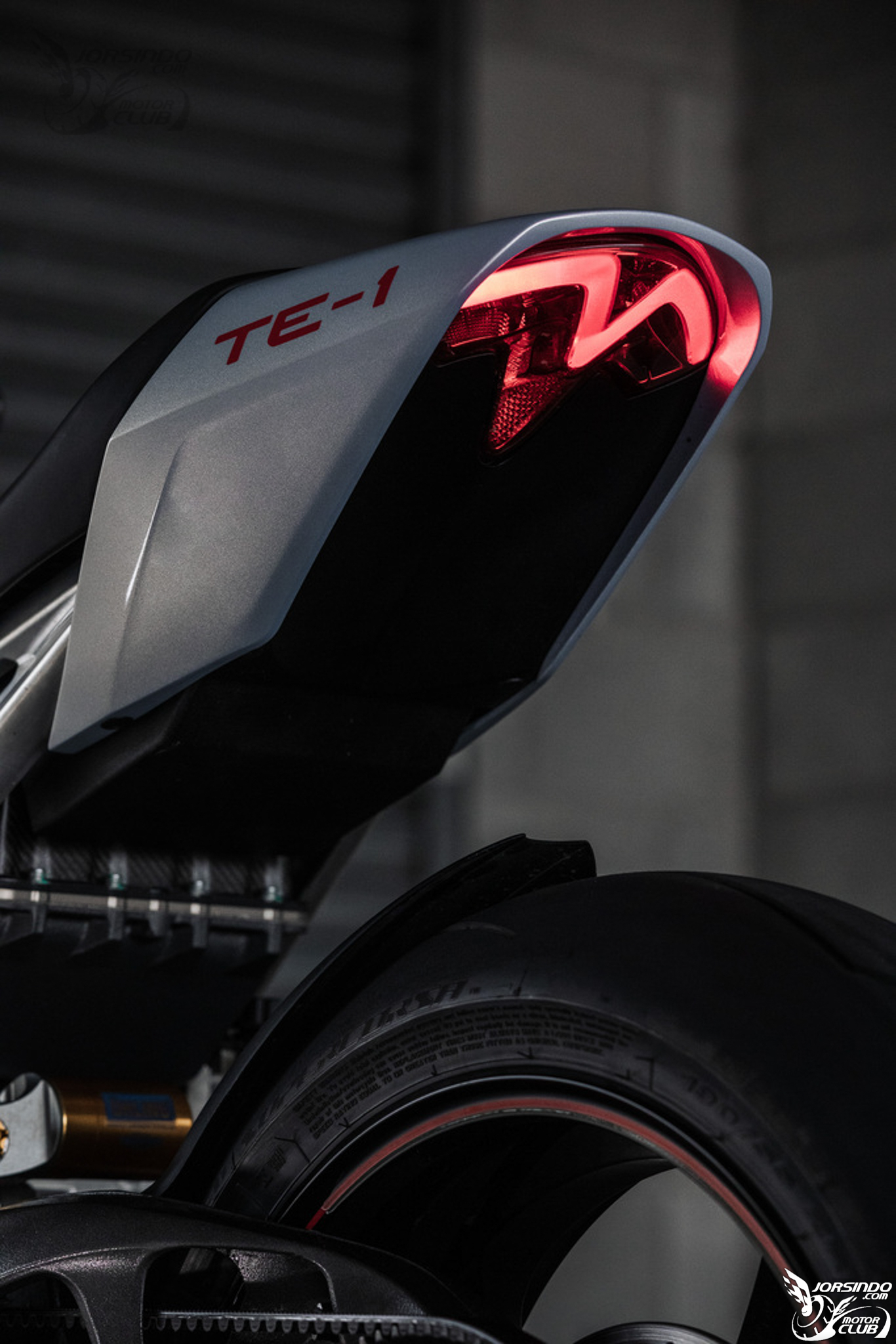 電動版 Speed Triple！Triumph TE-1 計劃成功！原型車完整揭露8760|triumph,te1,電動重機,speedtriple,energica小老婆汽機車資訊網