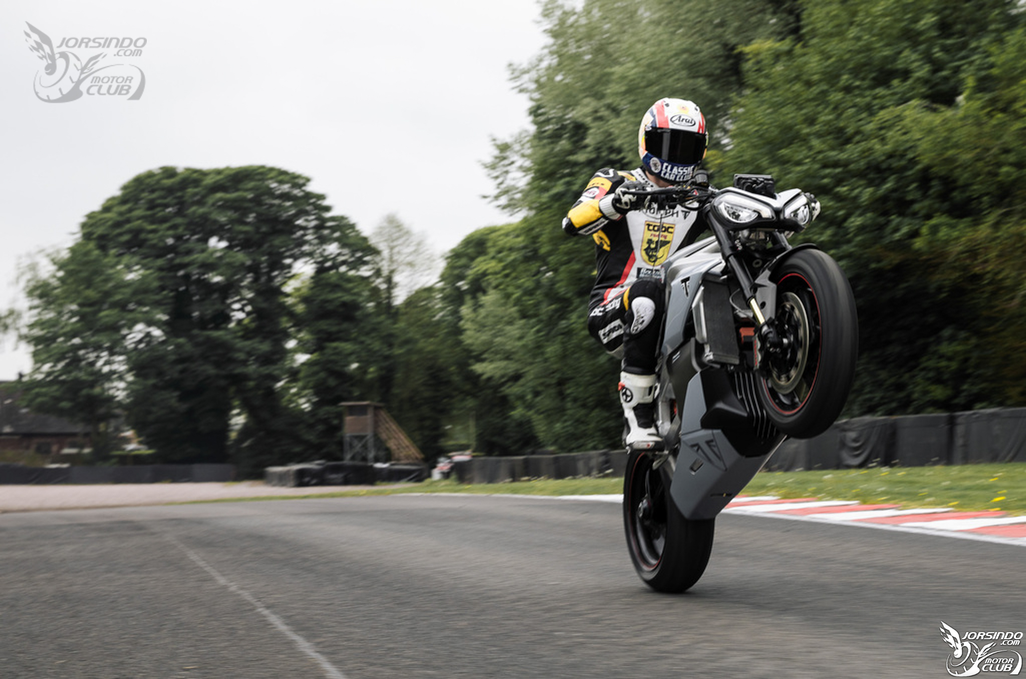 電動版 Speed Triple！Triumph TE-1 計劃成功！原型車完整揭露1386|triumph,te1,電動重機,speedtriple,energica小老婆汽機車資訊網