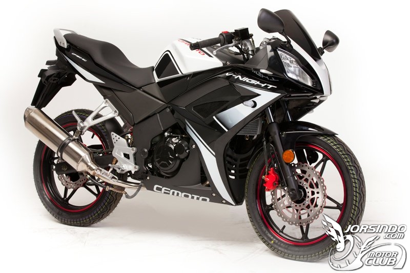 2022 CFMOTO 250SR，賽道玩家PLAY TO WIN3693|小老婆汽機車資訊網