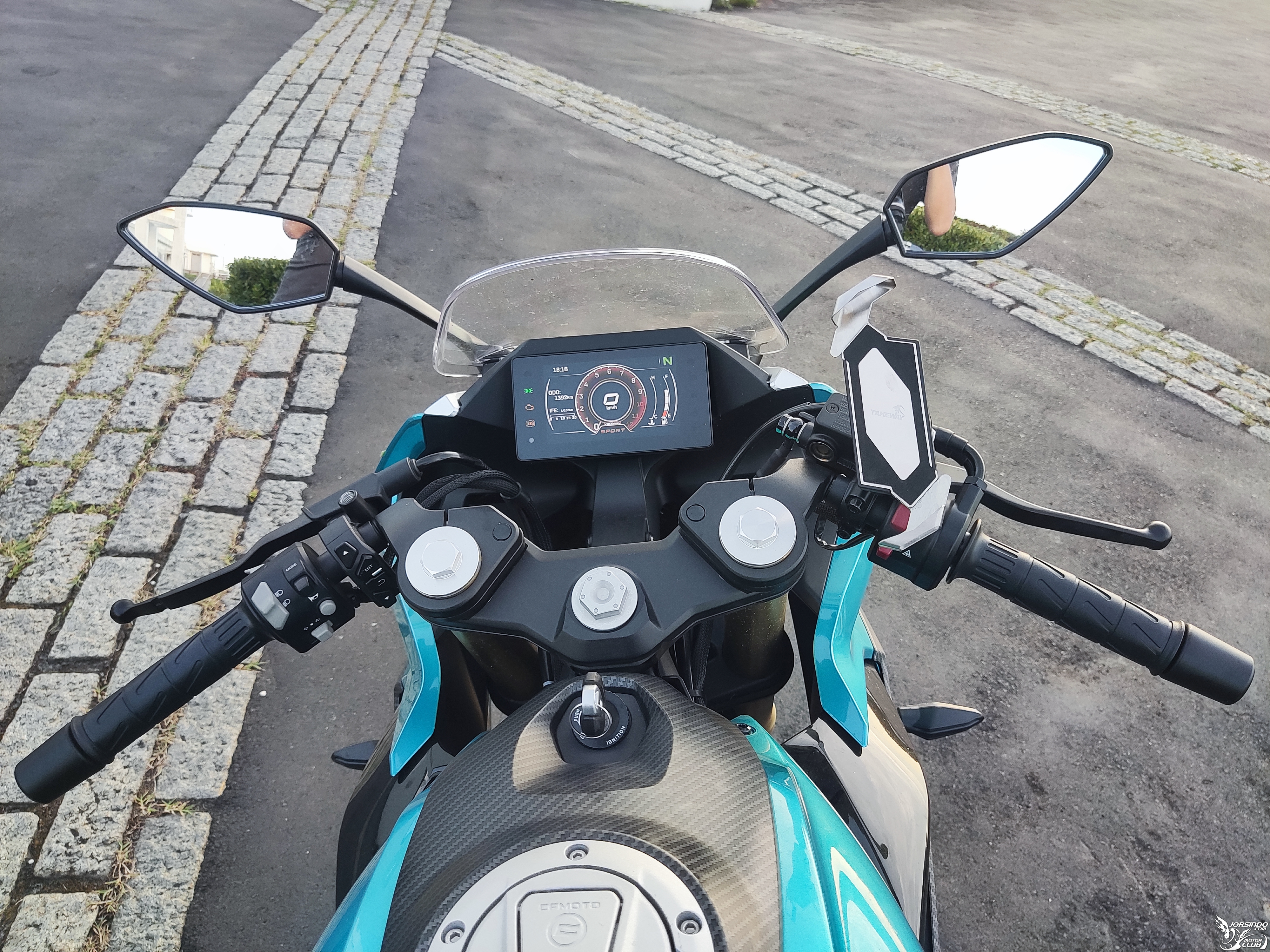 2022 CFMOTO 250SR，賽道玩家PLAY TO WIN739|小老婆汽機車資訊網