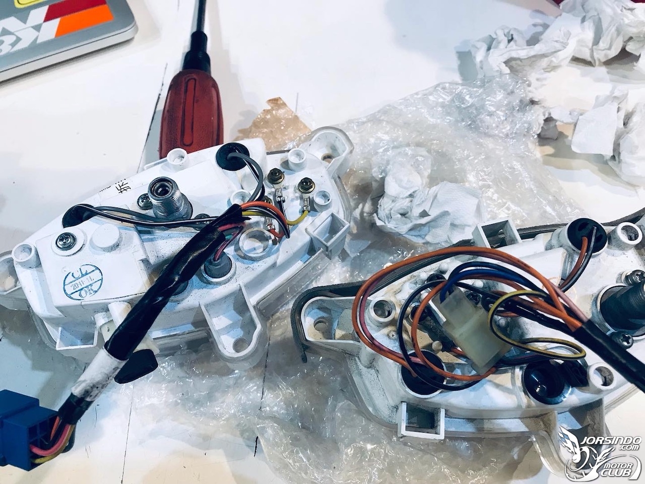 Address V125G 安裝 LED 大燈和日規碼錶9650|小老婆汽機車資訊網