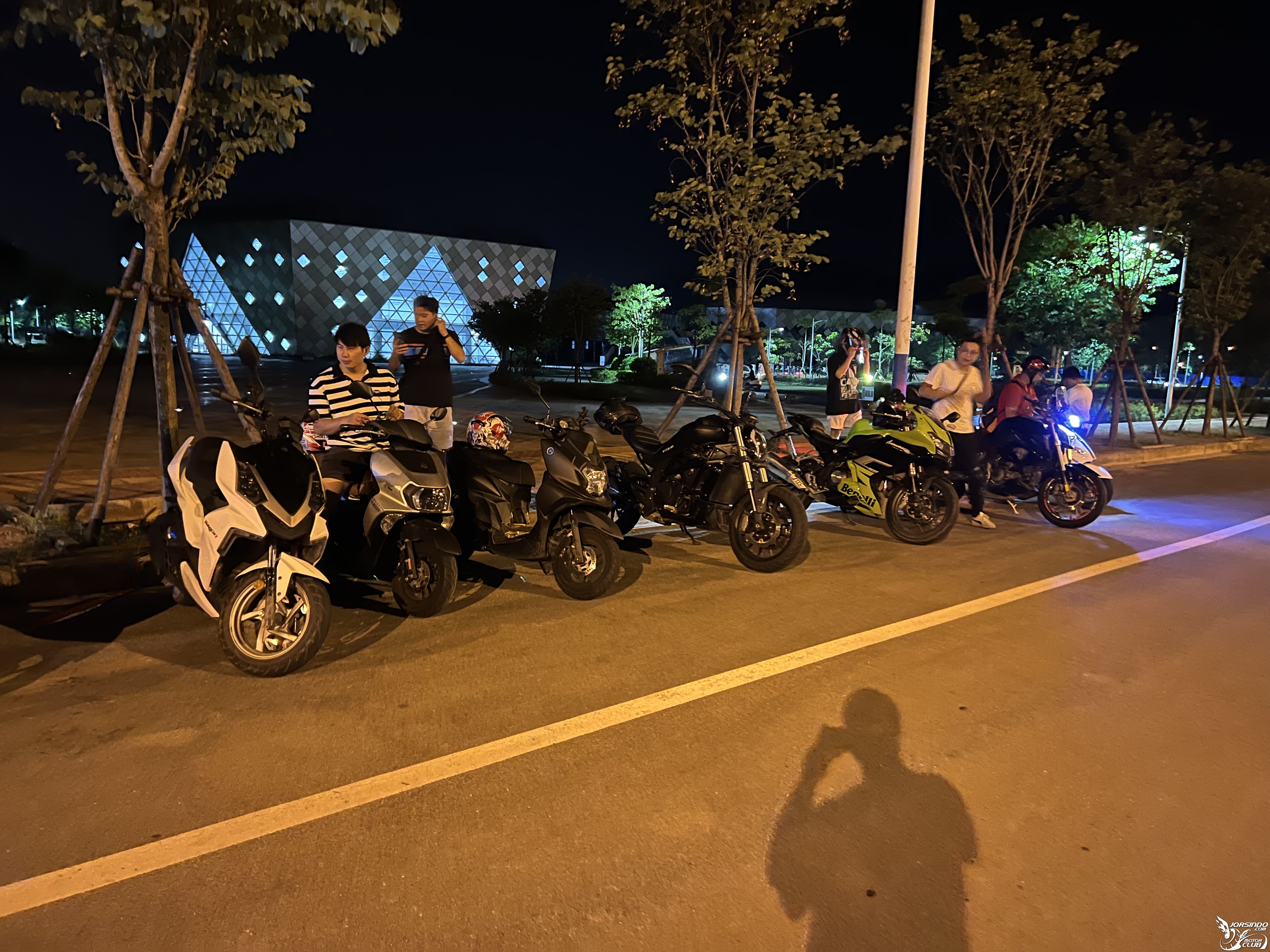 限摩城市出來組隊夜騎一次不容易啊3599|小老婆汽機車資訊網