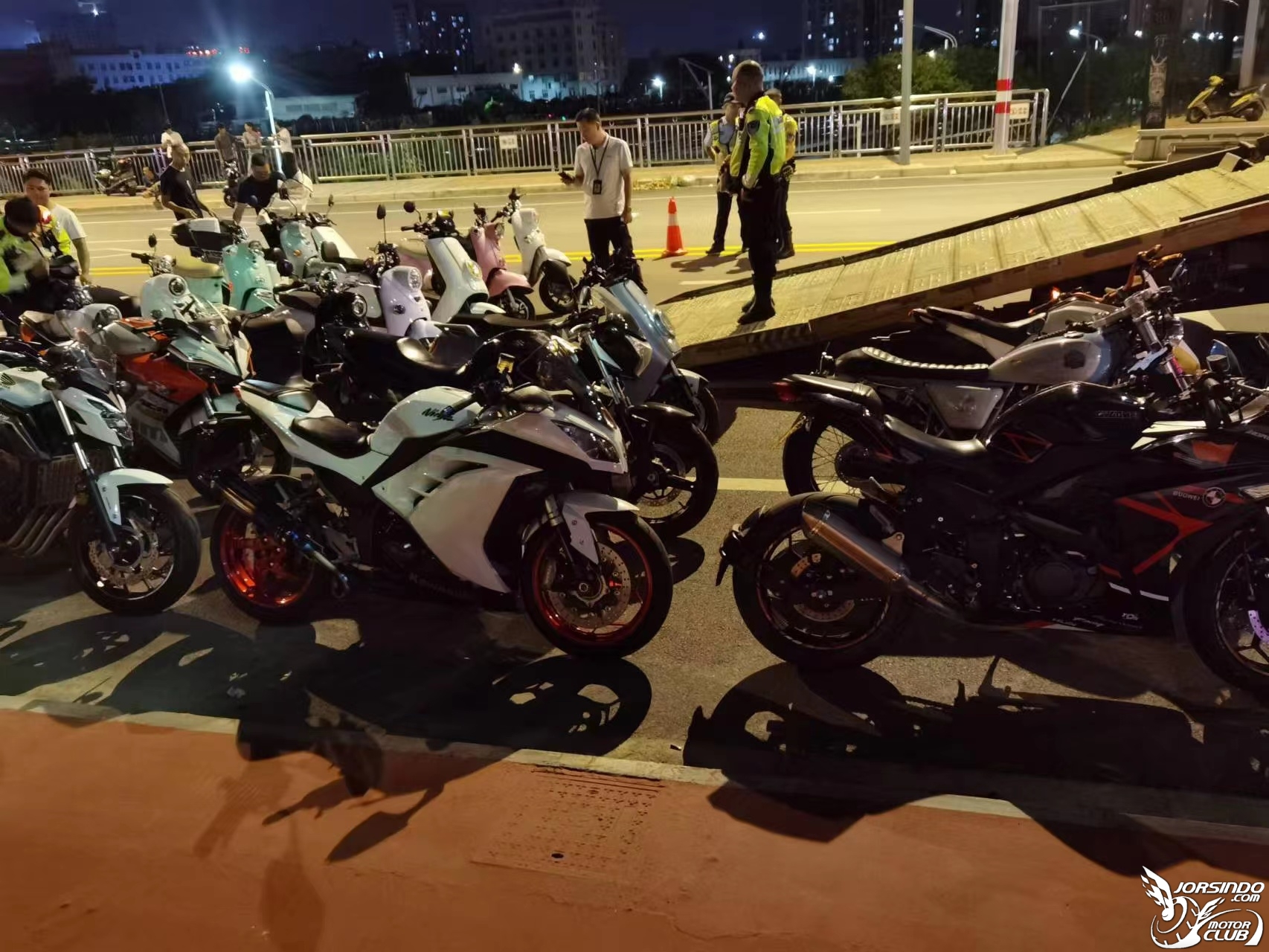 限摩城市出來組隊夜騎一次不容易啊2548|小老婆汽機車資訊網