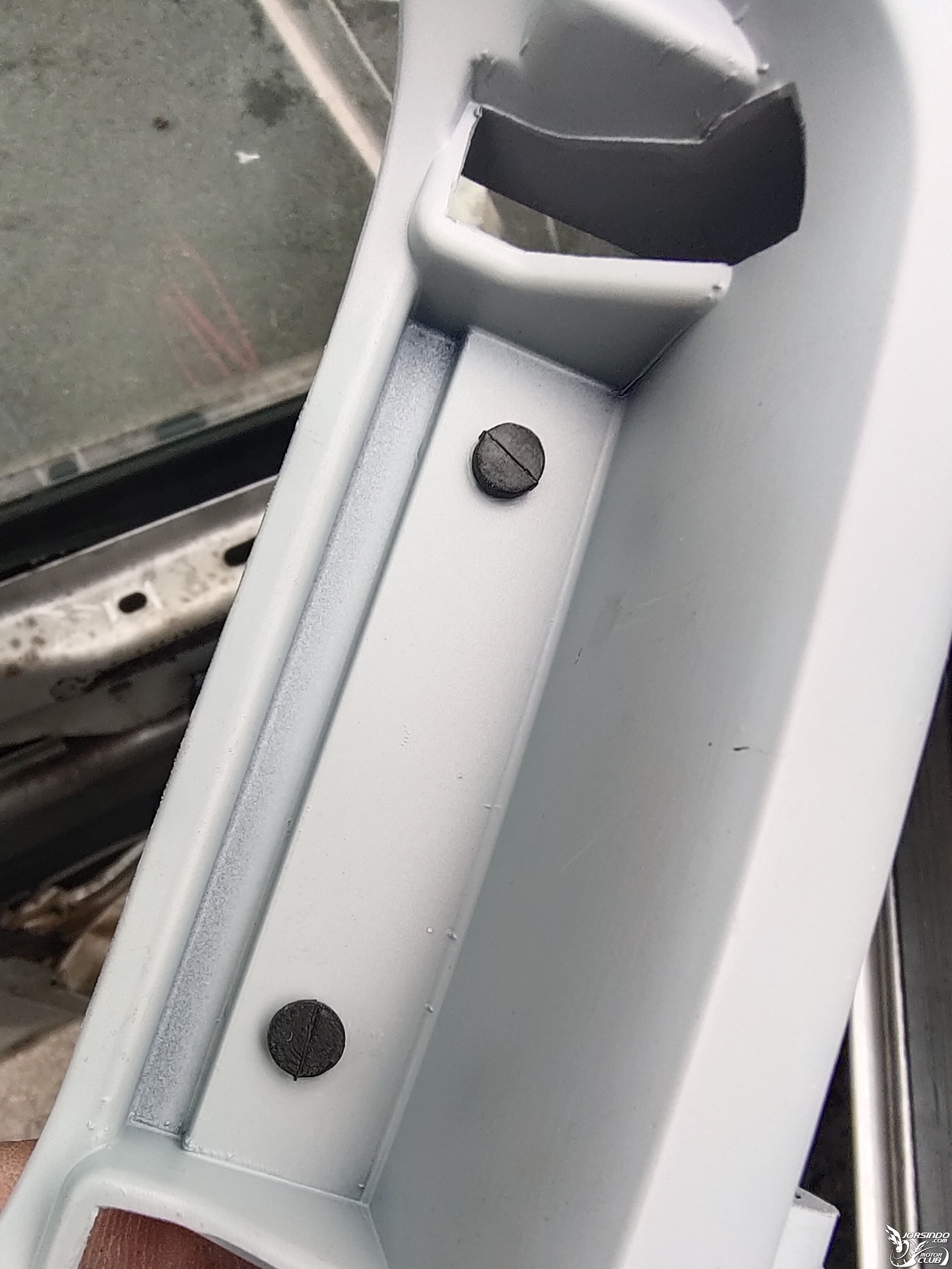 Ford Tierra 1.6 駕駛側車門外把手DIY更換608|小老婆汽機車資訊網