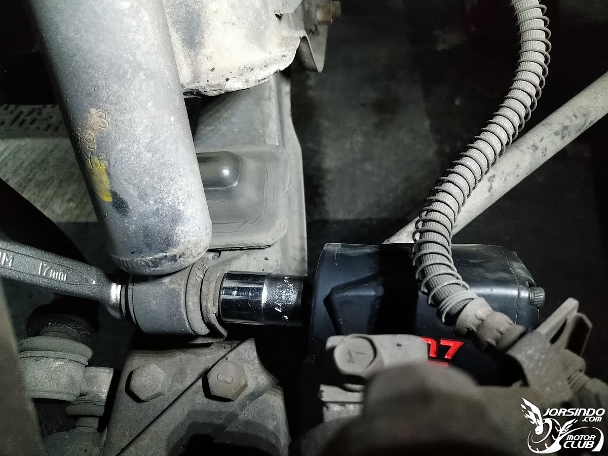 三菱 space gear DIY更換前後避震器、和尚頭及李仔串9839|小老婆汽機車資訊網