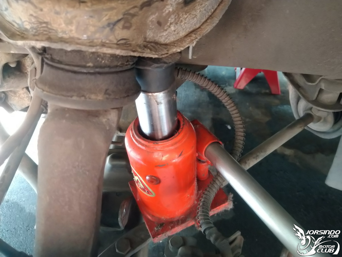 三菱 space gear DIY更換前後避震器、和尚頭及李仔串5275|小老婆汽機車資訊網