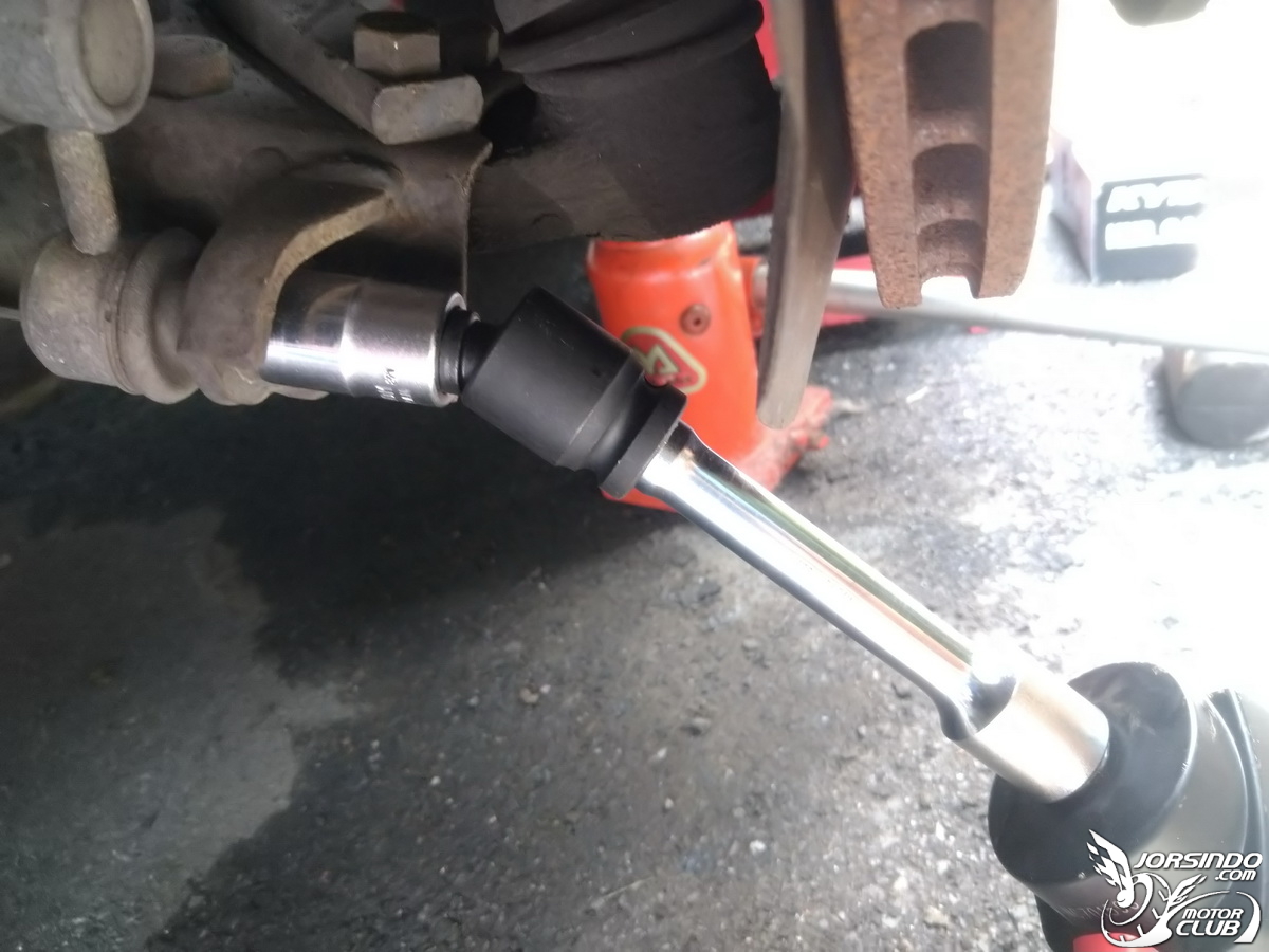 三菱 space gear DIY更換前後避震器、和尚頭及李仔串3812|小老婆汽機車資訊網