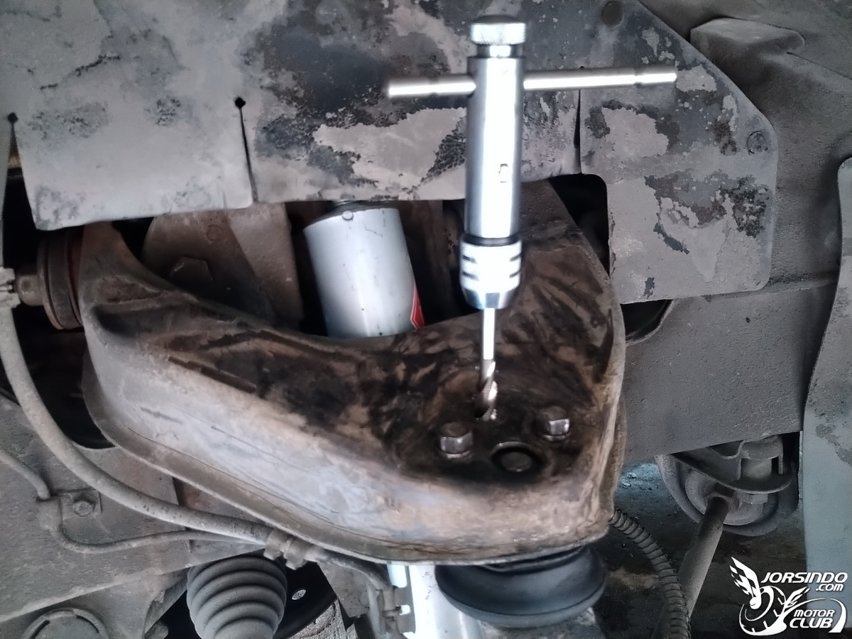 三菱 space gear DIY更換前後避震器、和尚頭及李仔串3939|小老婆汽機車資訊網