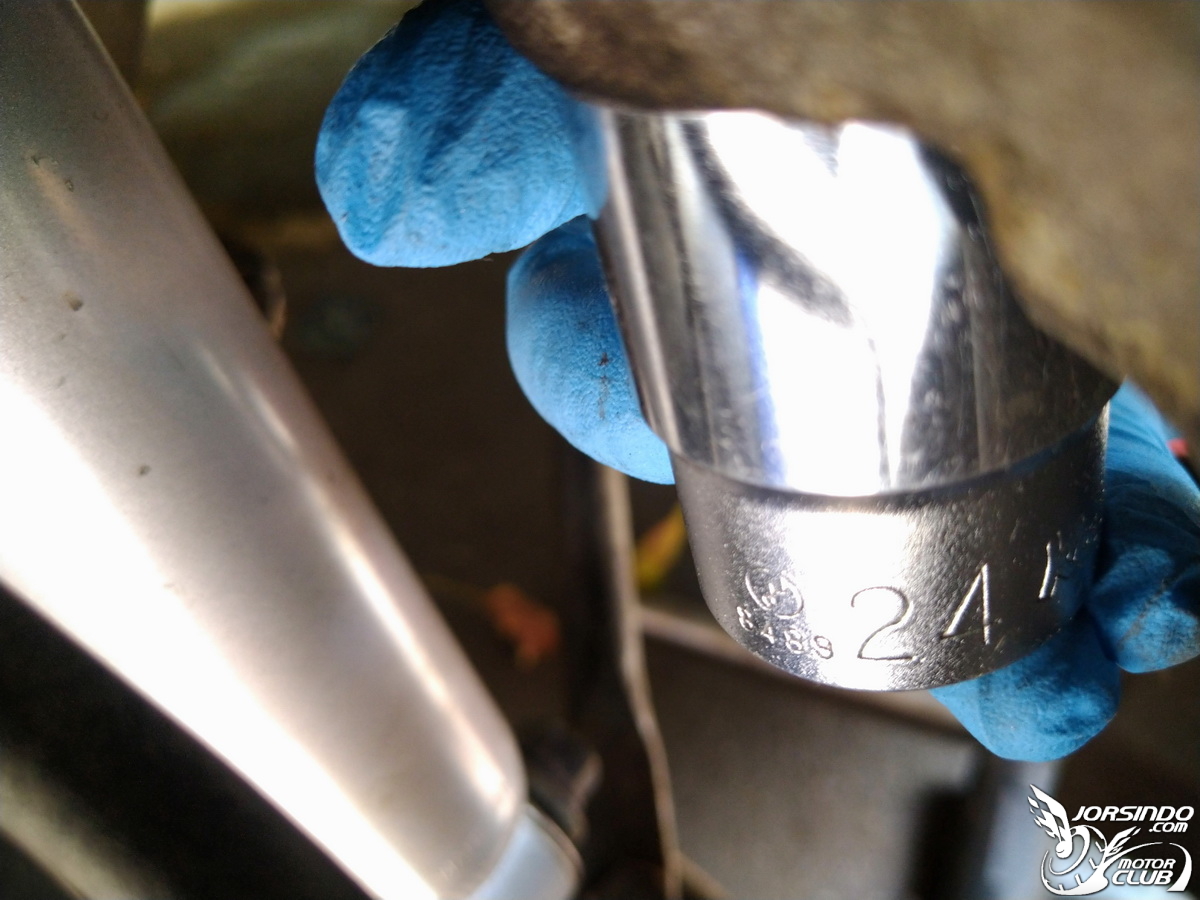 三菱 space gear DIY更換前後避震器、和尚頭及李仔串2929|小老婆汽機車資訊網