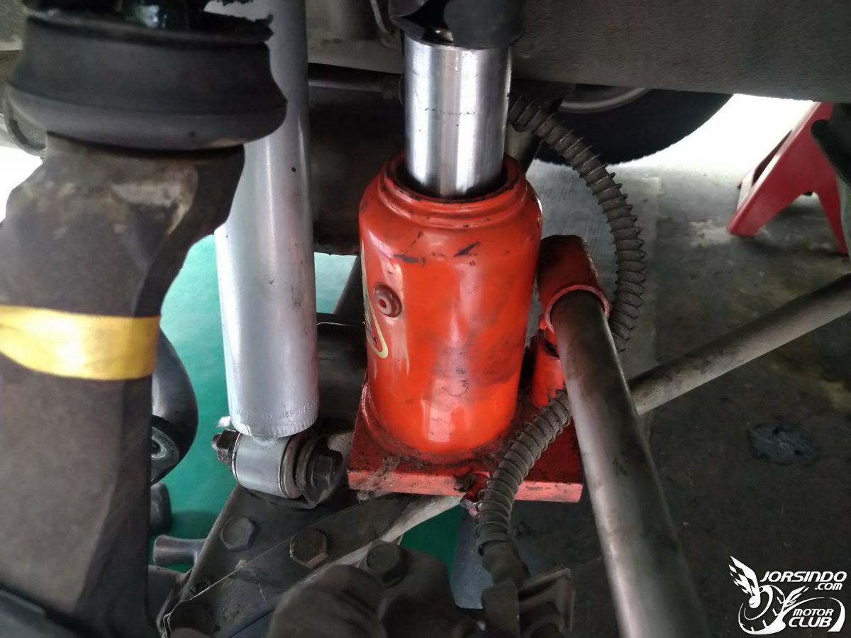 三菱 space gear DIY更換前後避震器、和尚頭及李仔串8459|小老婆汽機車資訊網