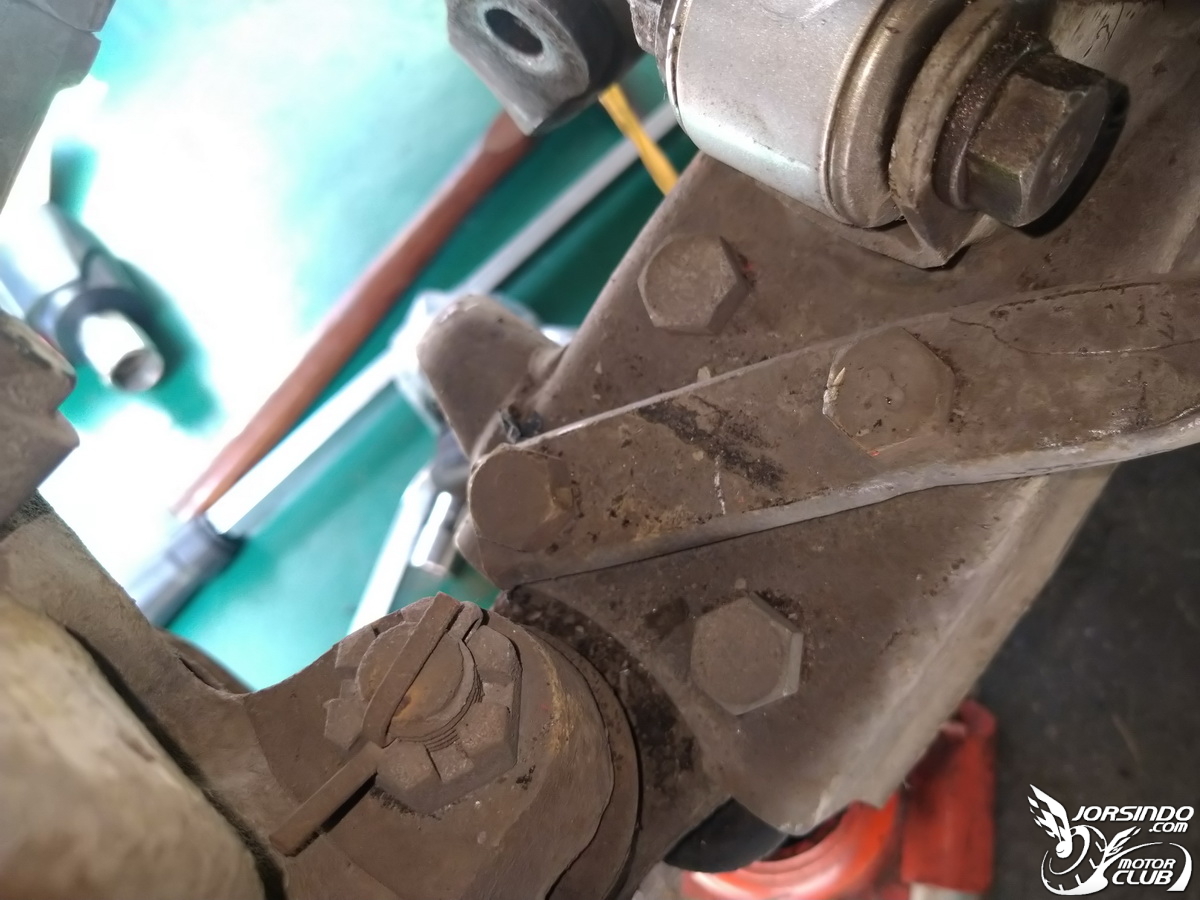 三菱 space gear DIY更換前後避震器、和尚頭及李仔串5031|小老婆汽機車資訊網