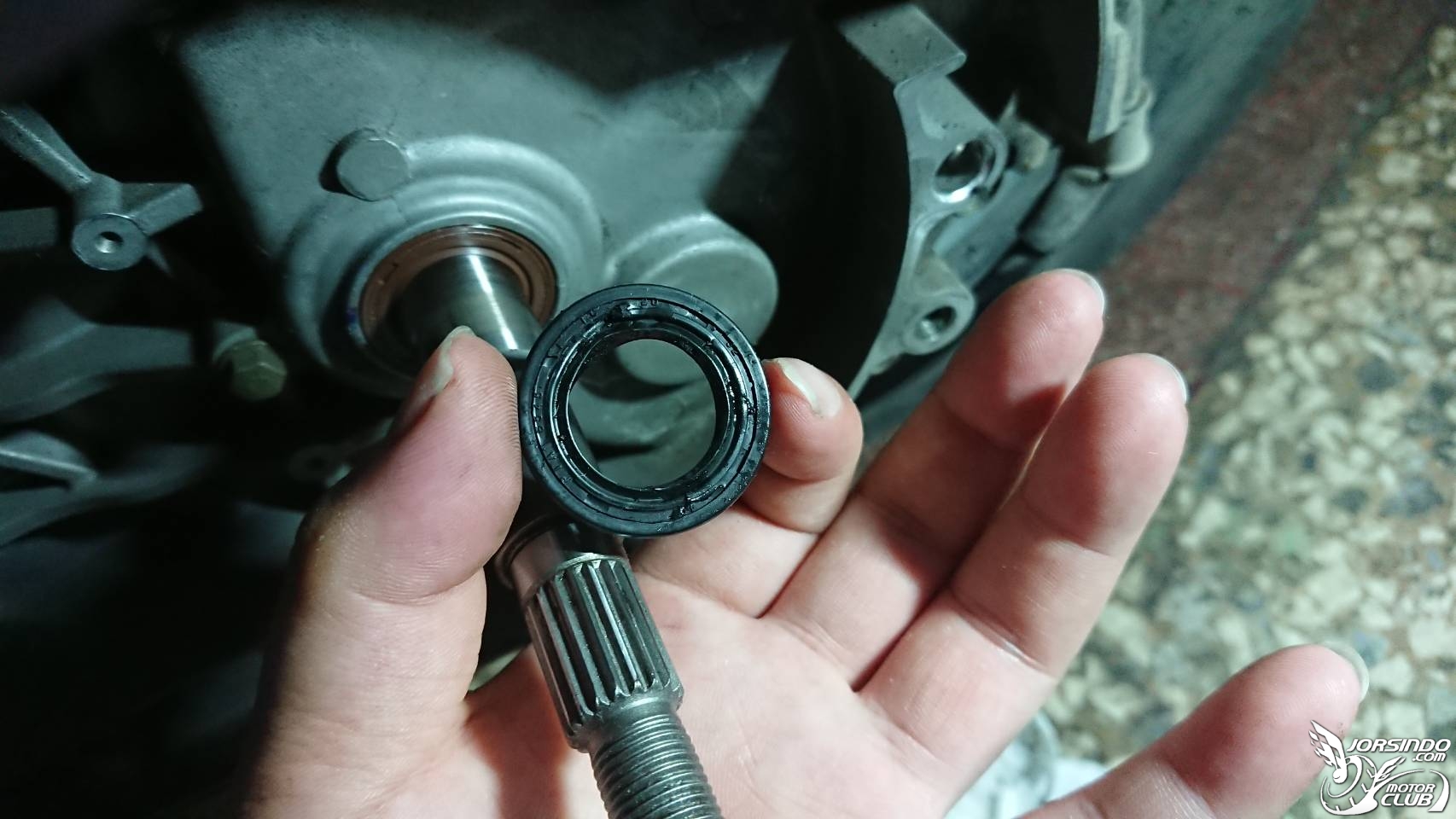X-SENSE125 傳動後 後軸 油封漏油9832|小老婆汽機車資訊網