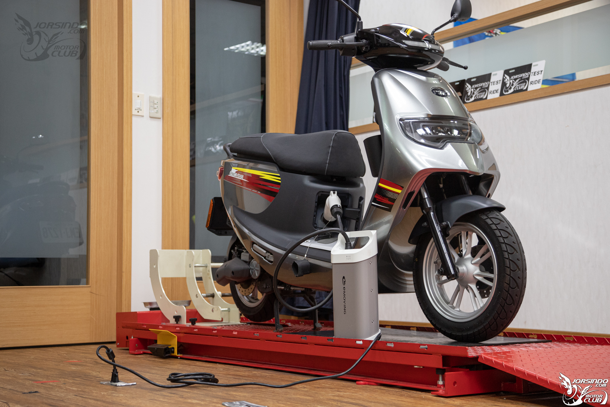 新車型新方案！中華eMOVING勁炫125最低資費99元起！10000|小老婆汽機車資訊網