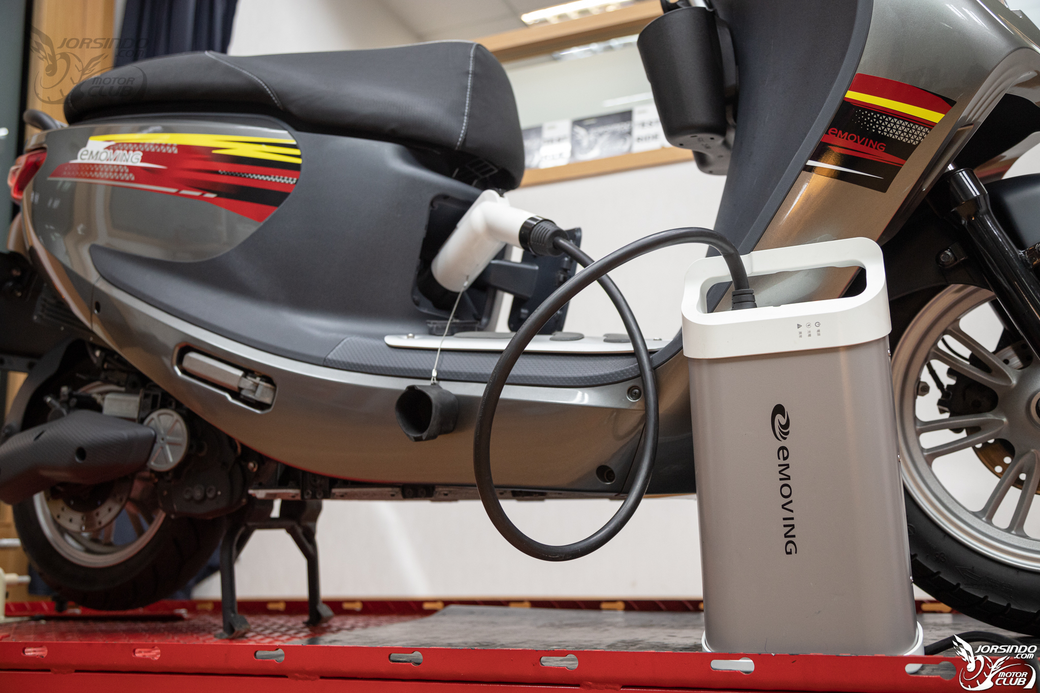 新車型新方案！中華eMOVING勁炫125最低資費99元起！2544|小老婆汽機車資訊網