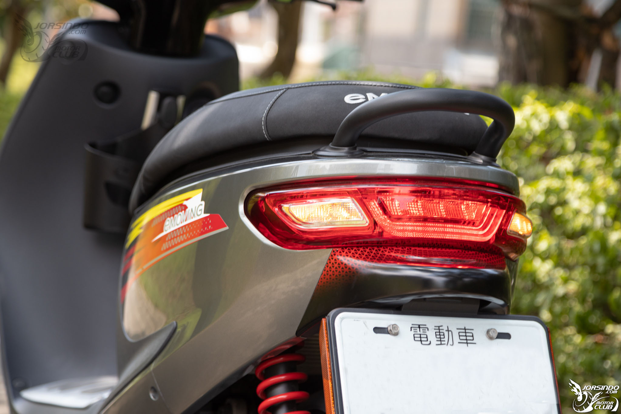 新車型新方案！中華eMOVING勁炫125最低資費99元起！7940|小老婆汽機車資訊網