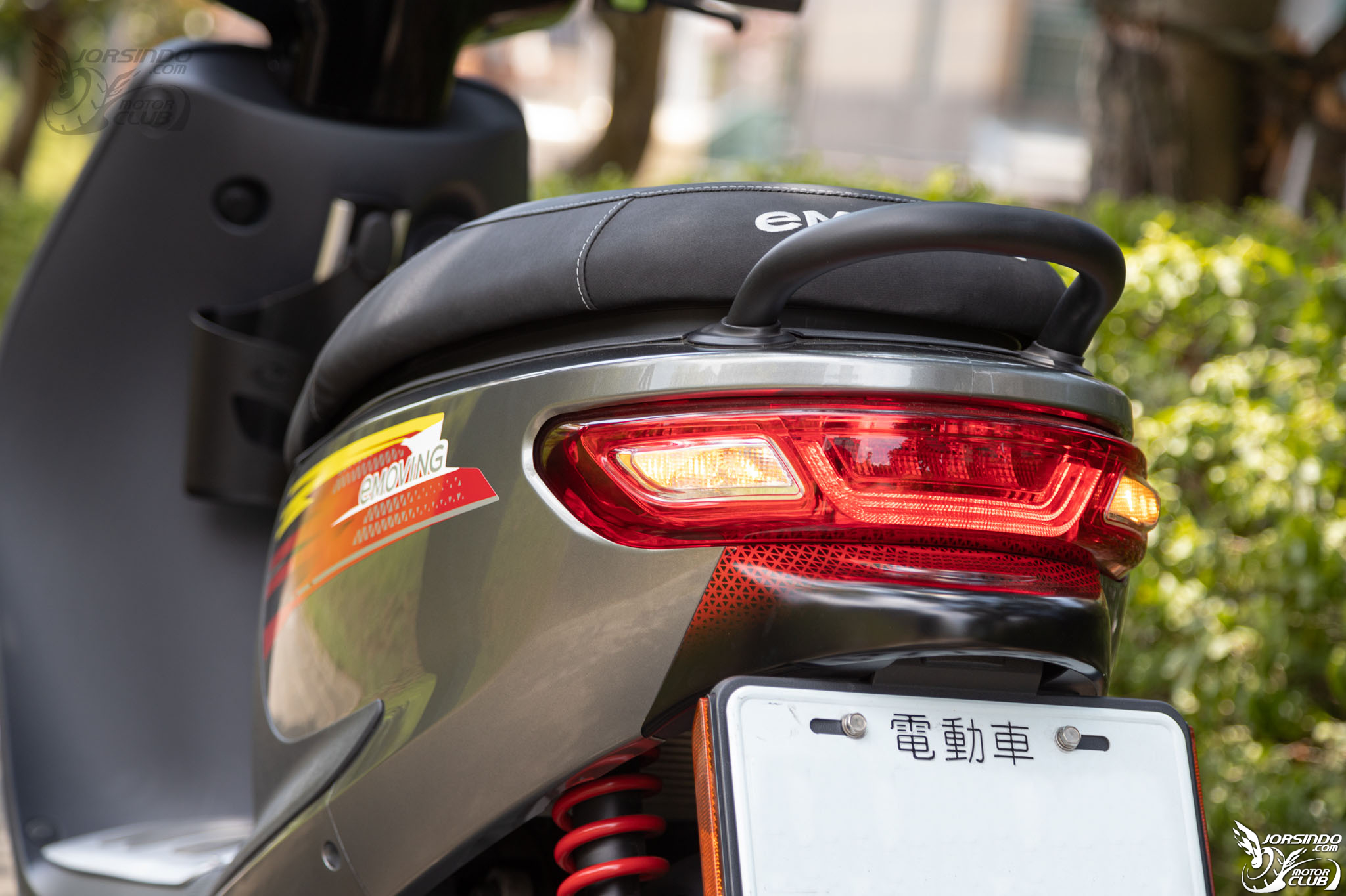 新車型新方案！中華eMOVING勁炫125最低資費99元起！2707|小老婆汽機車資訊網