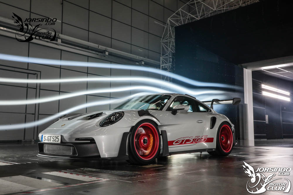 新台幣1,223萬元起、525PS出力！Porsche 911 GT3 RS發表6880|Porsche,911,911 GT3 RS,DRS可變尾翼,Weissach套件小老婆汽機車資訊網