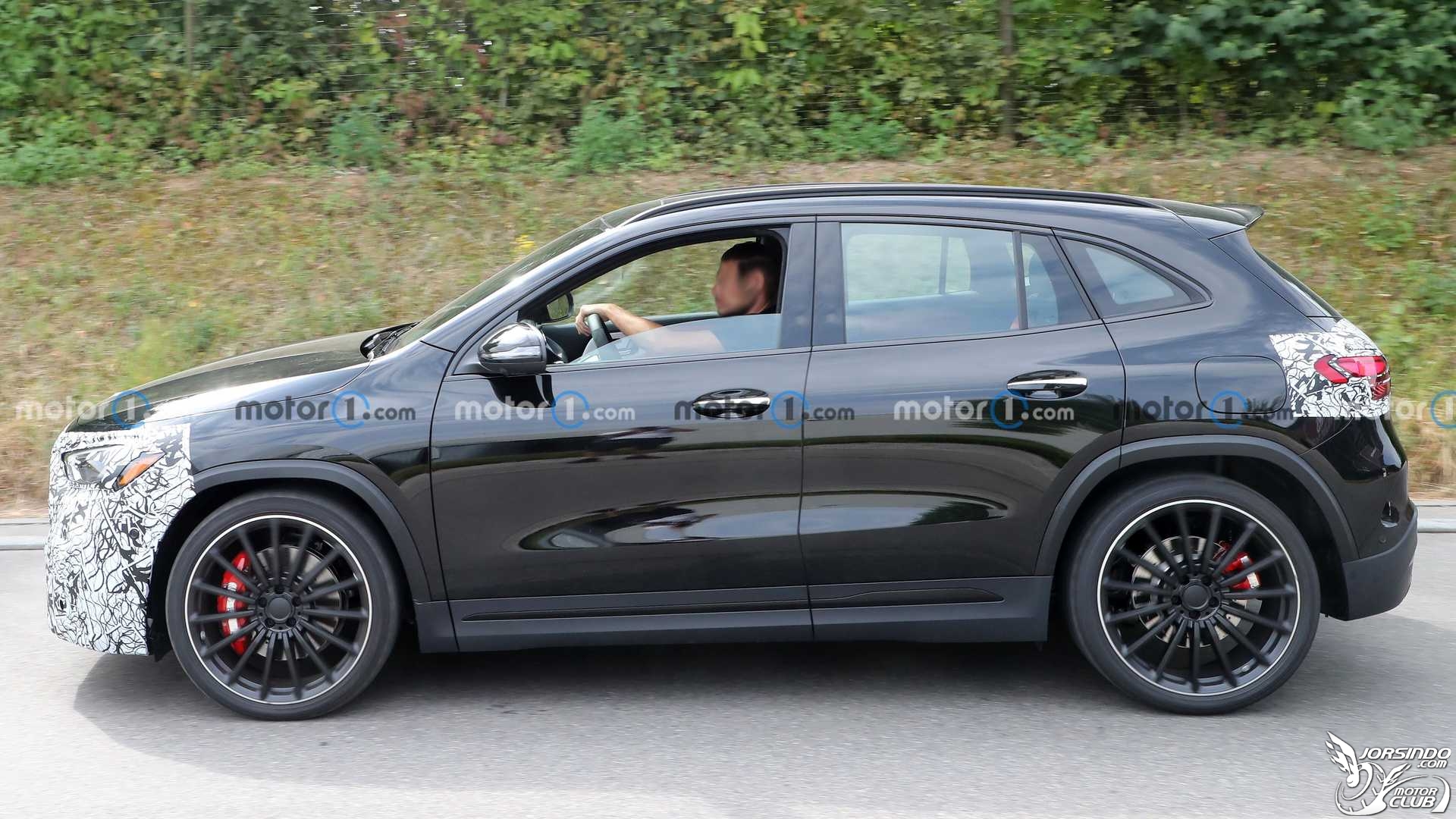 外觀微整、預計明年亮相！Mercedes-AMG小改款GLA 35諜照流出9608|Mercedes-Benz,AMG,GLA小改款,GLA,MMA平台小老婆汽機車資訊網