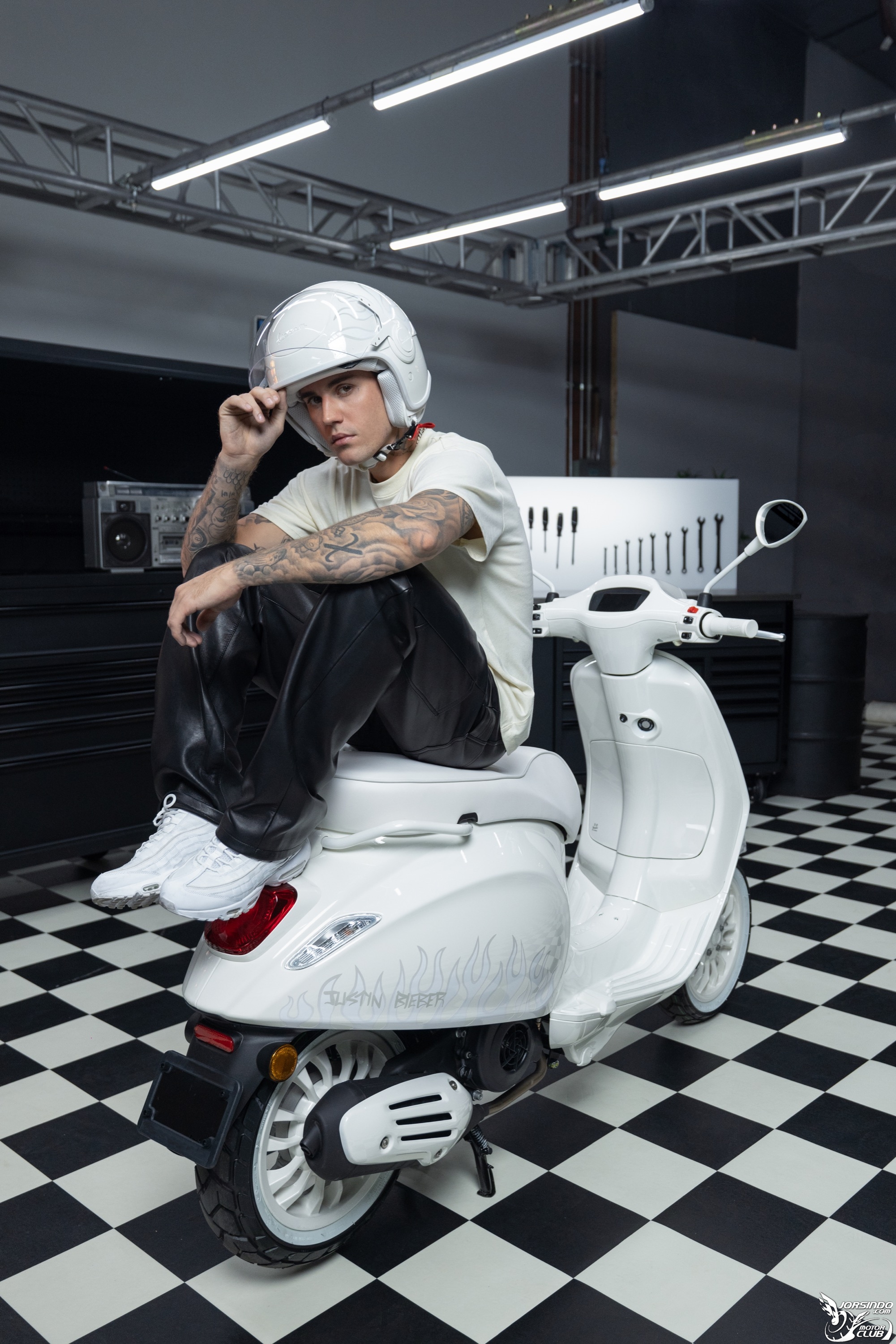 [官方新聞稿] JUSTIN BIEBER X VESPA聯名特仕版8074|小老婆汽機車資訊網
