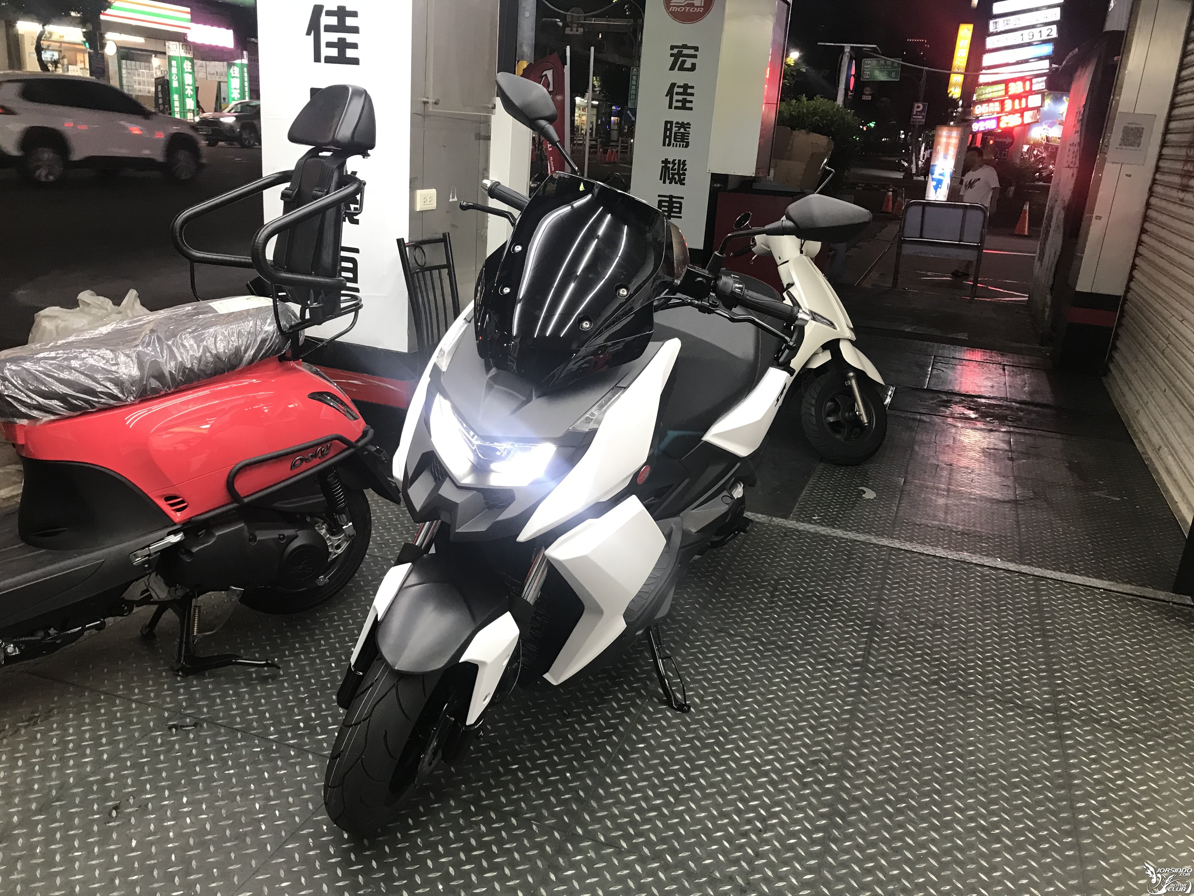 我給AEON一次機會，STR300預購與試乘7462|小老婆汽機車資訊網