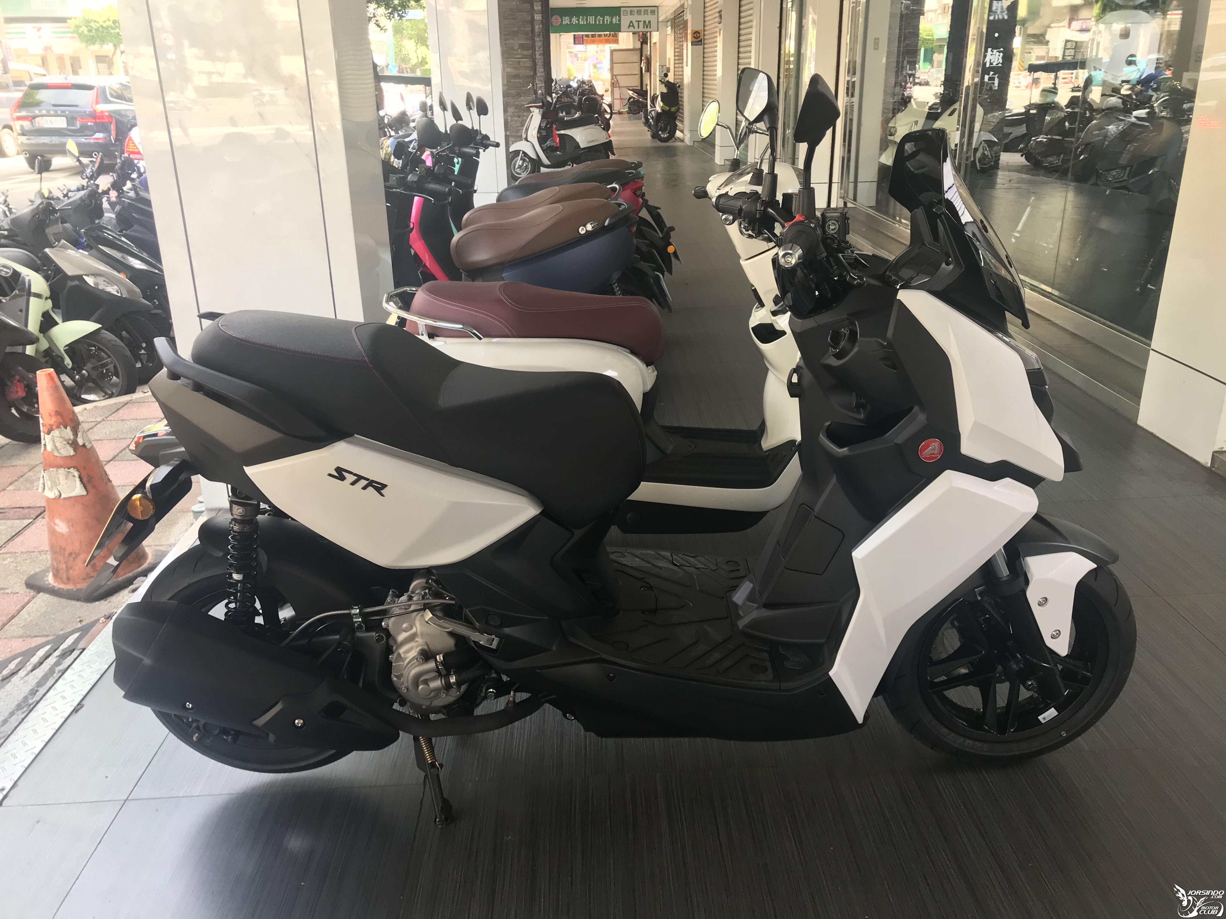 我給AEON一次機會，STR300預購與試乘5319|小老婆汽機車資訊網
