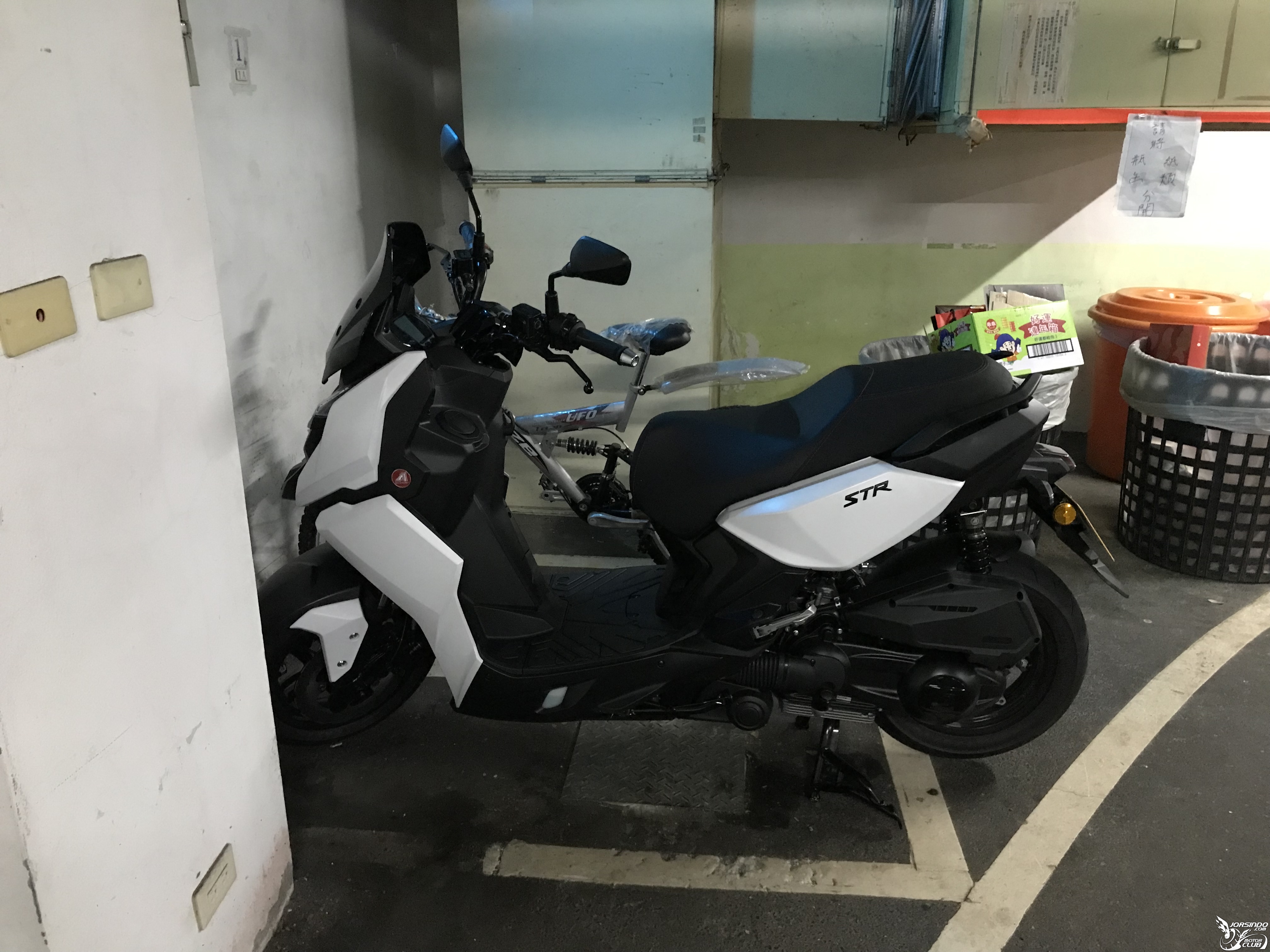 我給AEON一次機會，STR300預購與試乘7585|小老婆汽機車資訊網