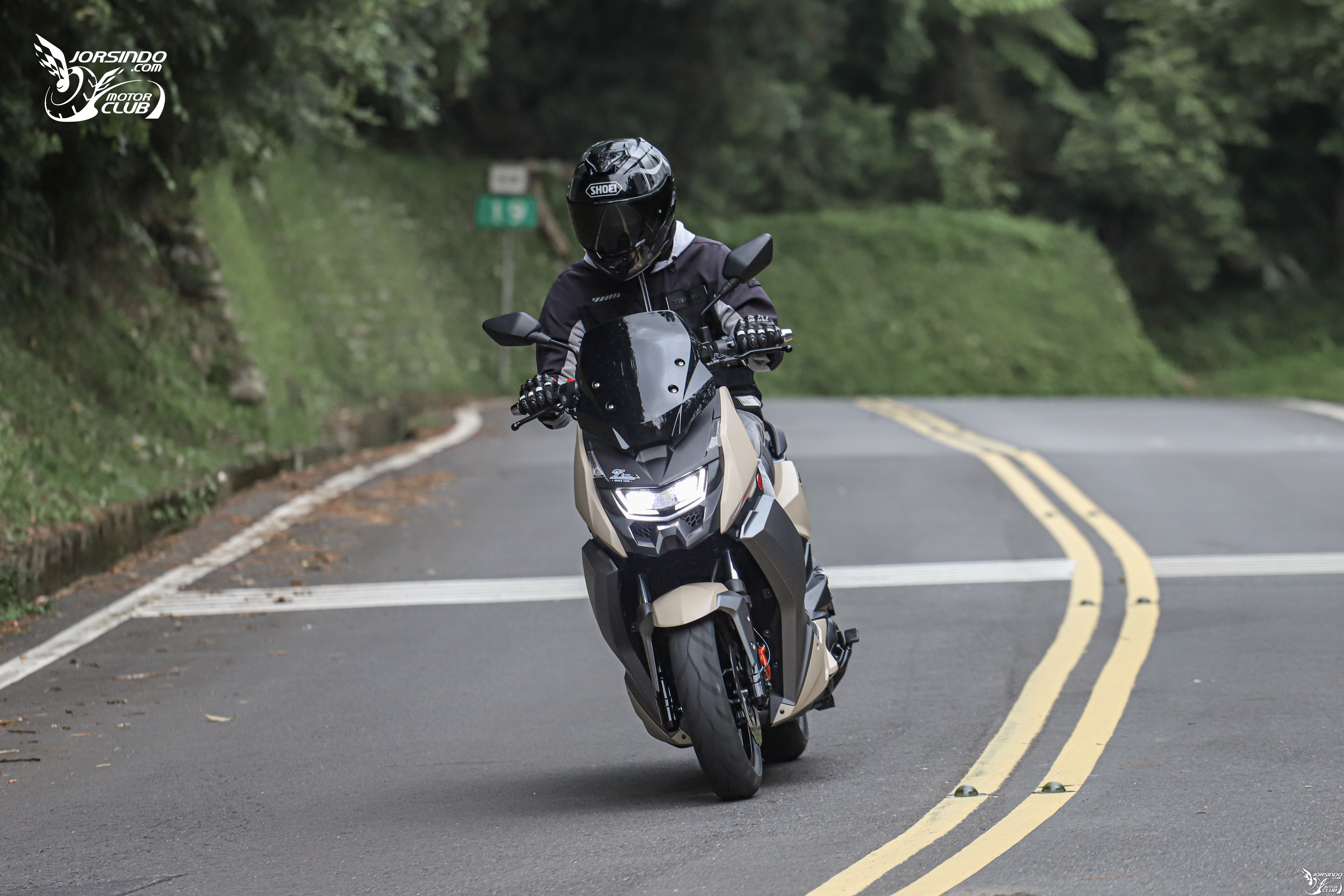 24 匹白牌速克達！Aeonmotor STR 250 新水冷之王深度試駕9366|小老婆汽機車資訊網