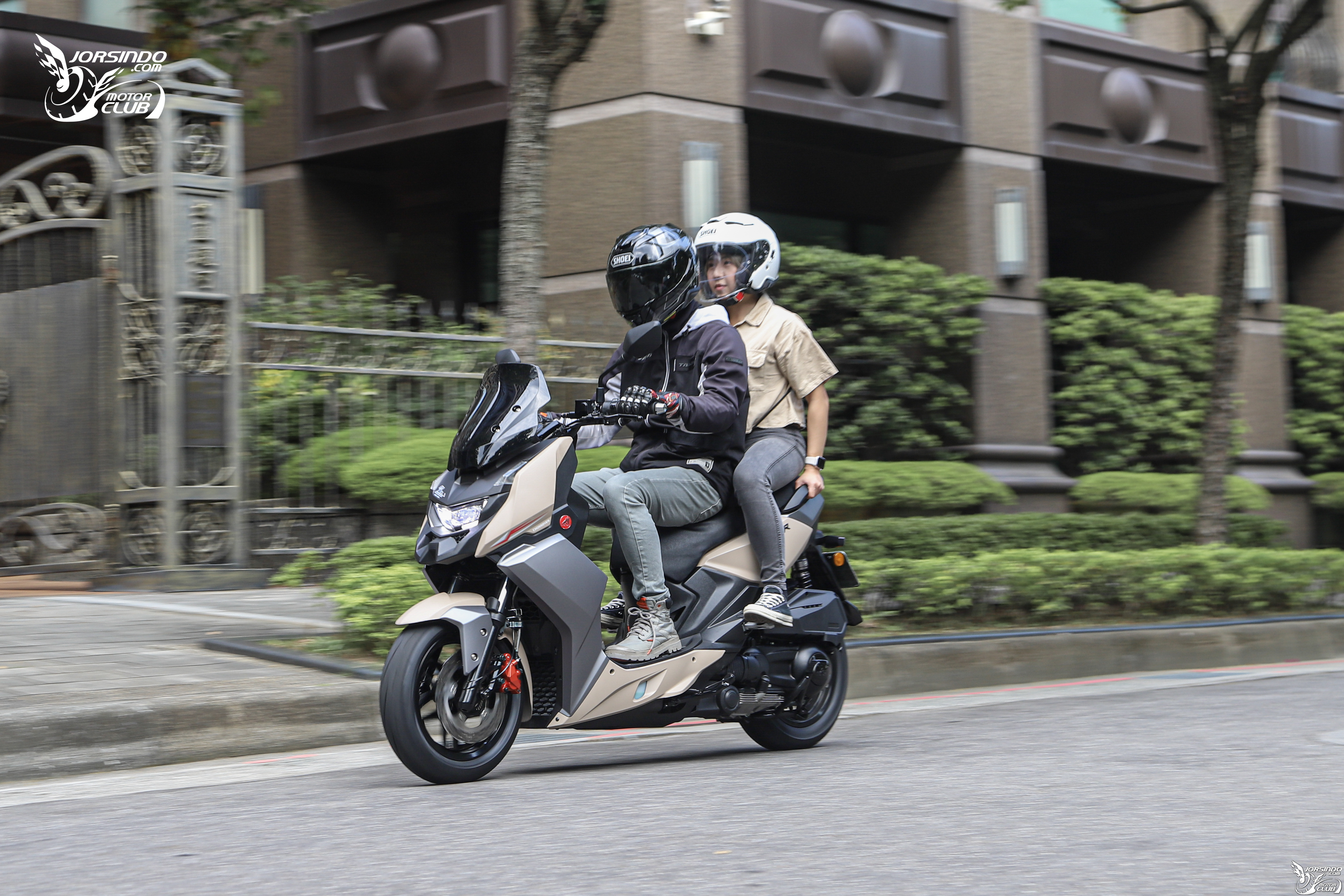 24 匹白牌速克達！Aeonmotor STR 250 新水冷之王深度試駕589|小老婆汽機車資訊網