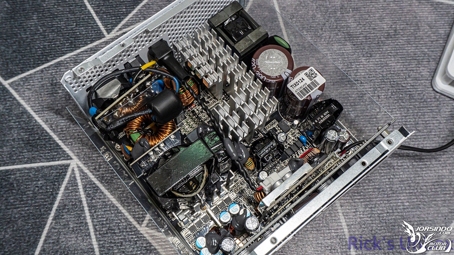 【開箱】MONTECH KING 65 PRO WHITE ft. MONTECH TITAN PLA 850W4006|小老婆汽機車資訊網