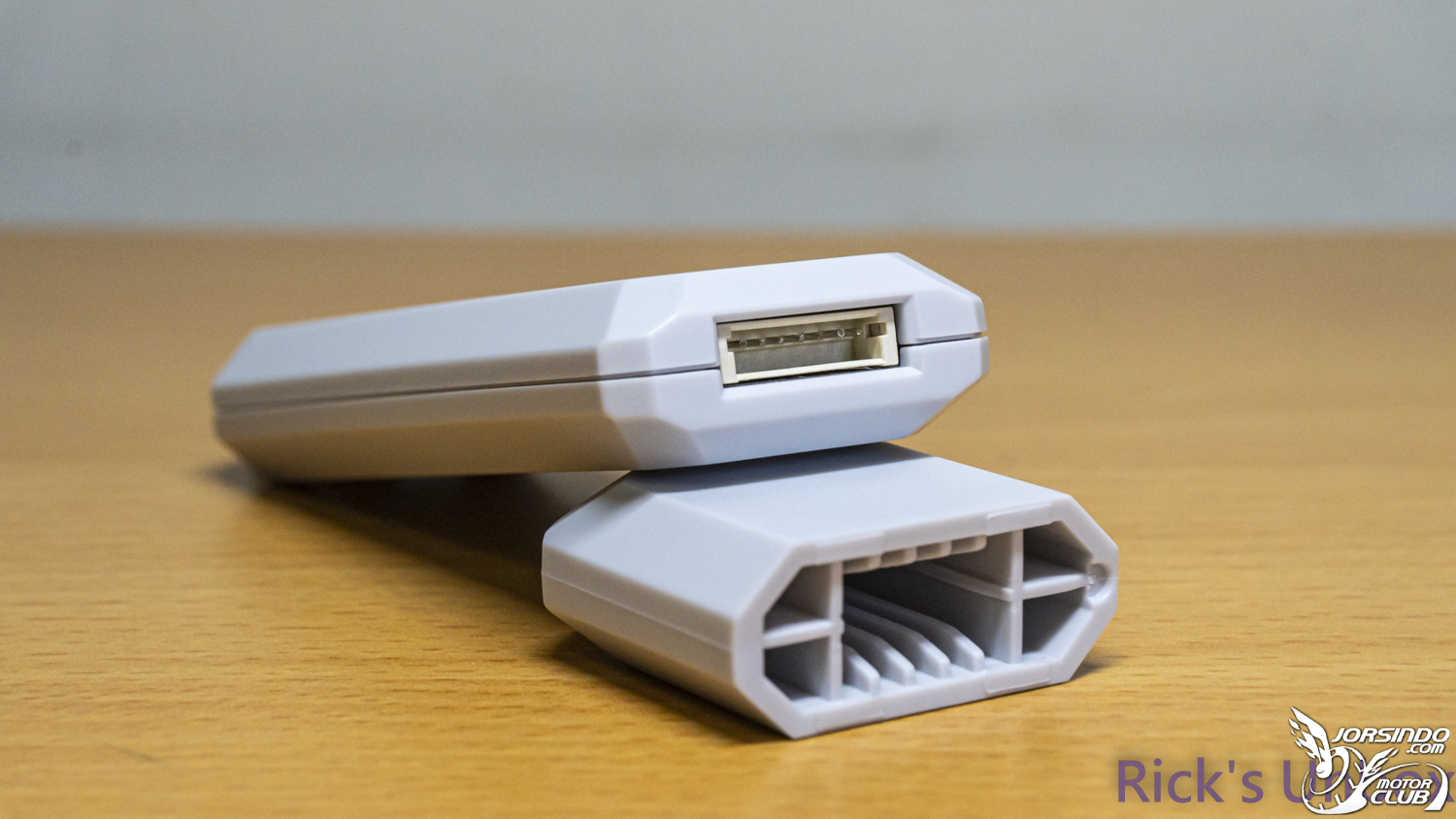 【開箱】訊號"無線化"風扇 EP.1 | LIAN LI UNI FAN SL WIRELESS 120 WHITE6899|小老婆汽機車資訊網