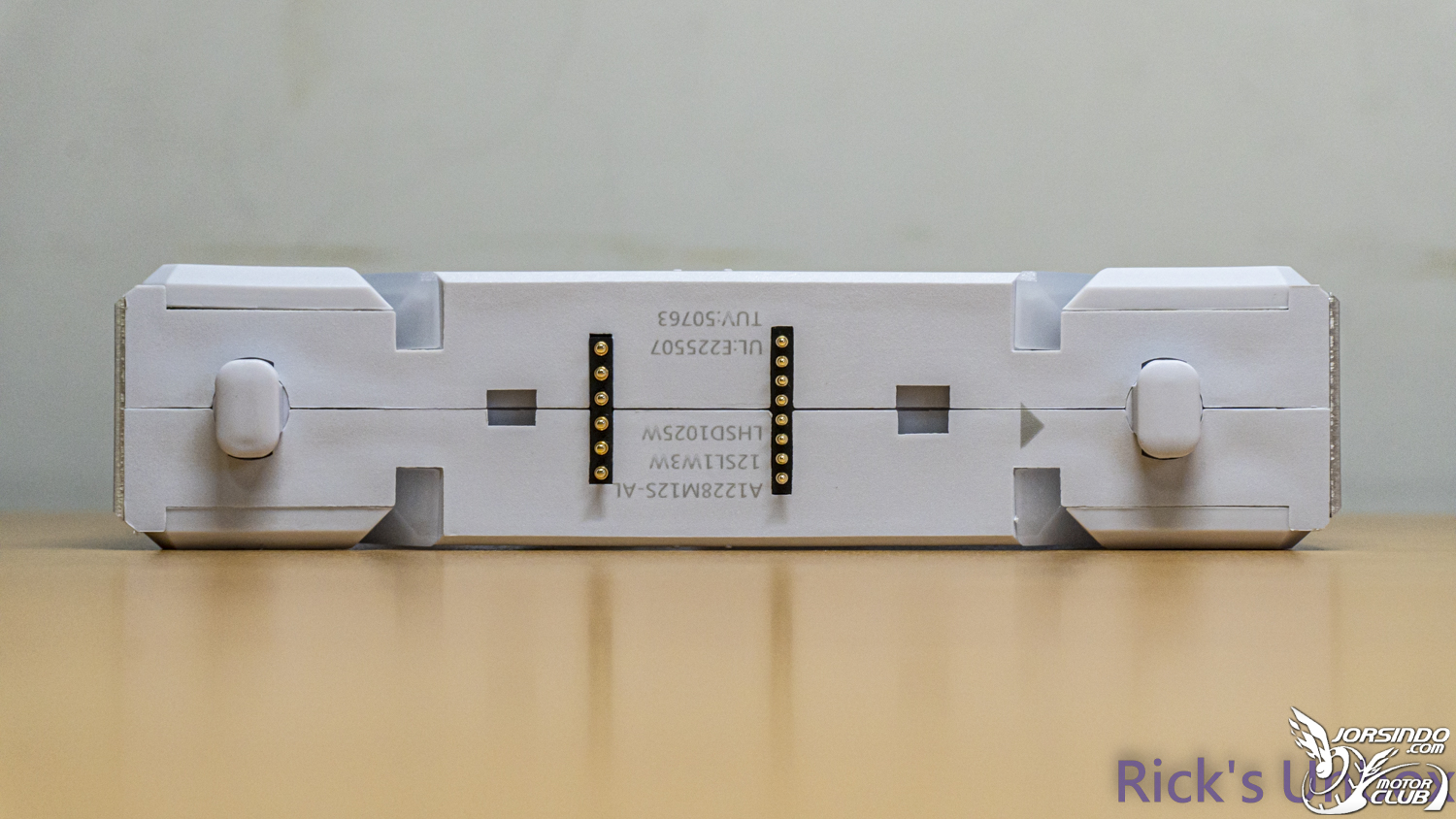 【開箱】訊號"無線化"風扇 EP.1 | LIAN LI UNI FAN SL WIRELESS 120 WHITE1337|小老婆汽機車資訊網