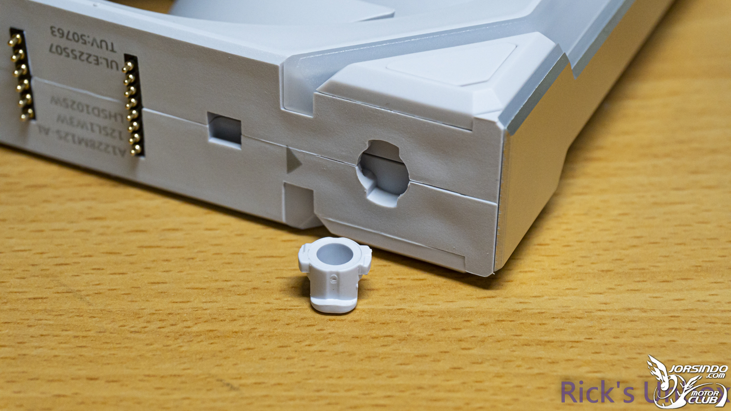 【開箱】訊號"無線化"風扇 EP.1 | LIAN LI UNI FAN SL WIRELESS 120 WHITE5964|小老婆汽機車資訊網
