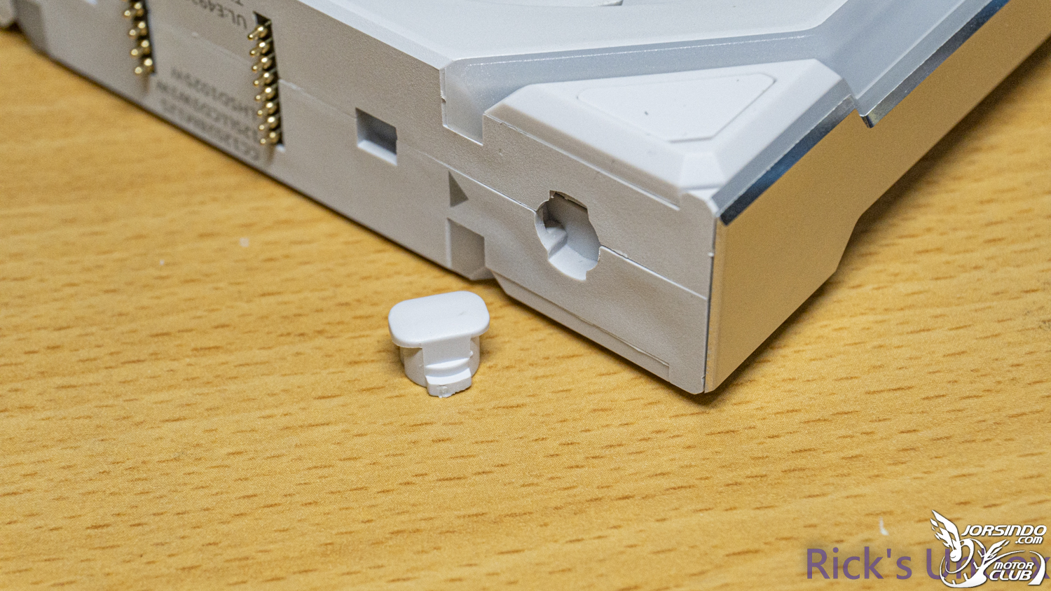 【開箱】訊號"無線化"風扇 EP.1 | LIAN LI UNI FAN SL WIRELESS 120 WHITE3026|小老婆汽機車資訊網