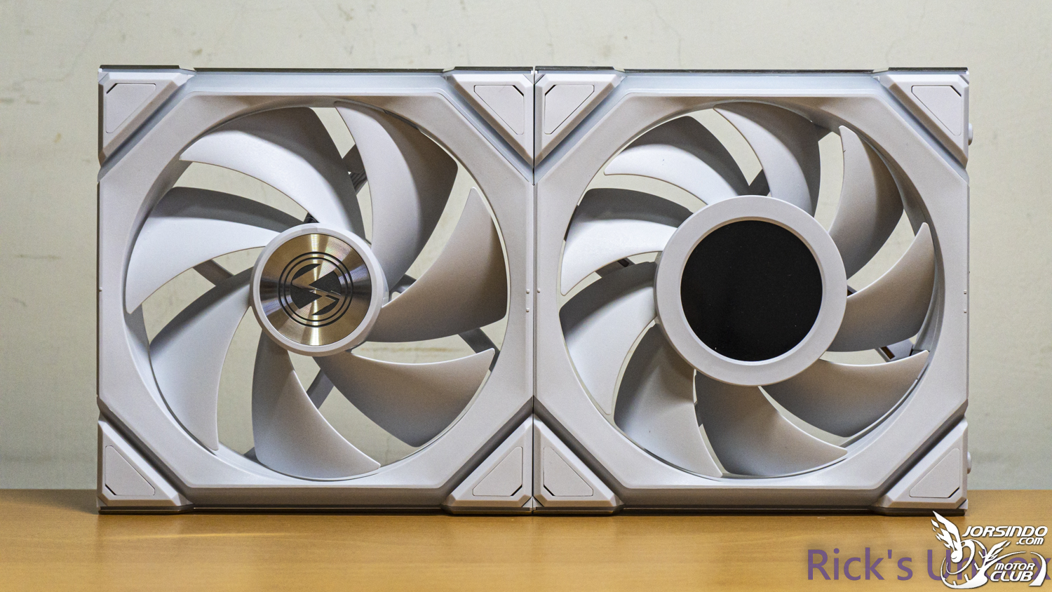 【開箱】訊號"無線化"風扇 EP.1 | LIAN LI UNI FAN SL WIRELESS 120 WHITE6447|小老婆汽機車資訊網