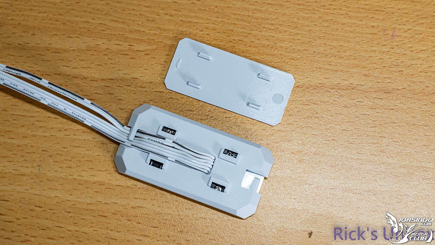 【開箱】訊號"無線化"風扇 EP.1 | LIAN LI UNI FAN SL WIRELESS 120 WHITE3095|小老婆汽機車資訊網