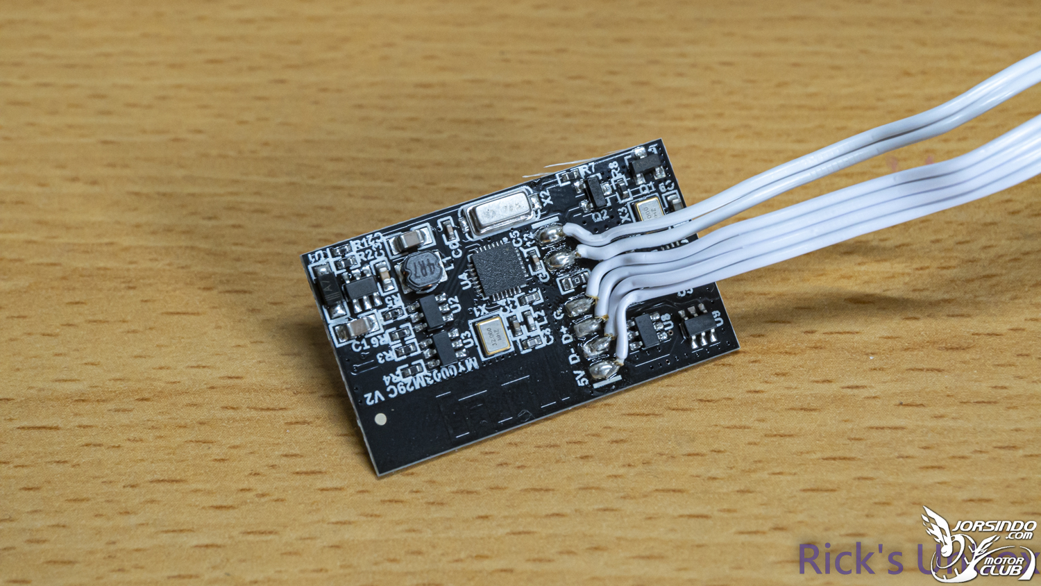 【開箱】訊號"無線化"風扇 EP.1 | LIAN LI UNI FAN SL WIRELESS 120 WHITE556|小老婆汽機車資訊網