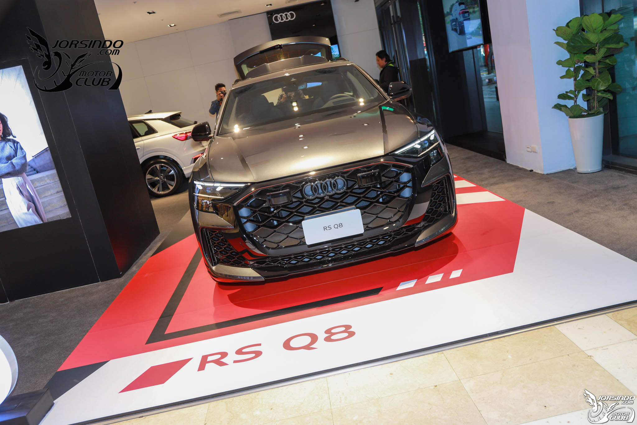 紐北最速SUV抵台！Audi小改款RS Q8新台幣781萬國內上市124|小老婆汽機車資訊網