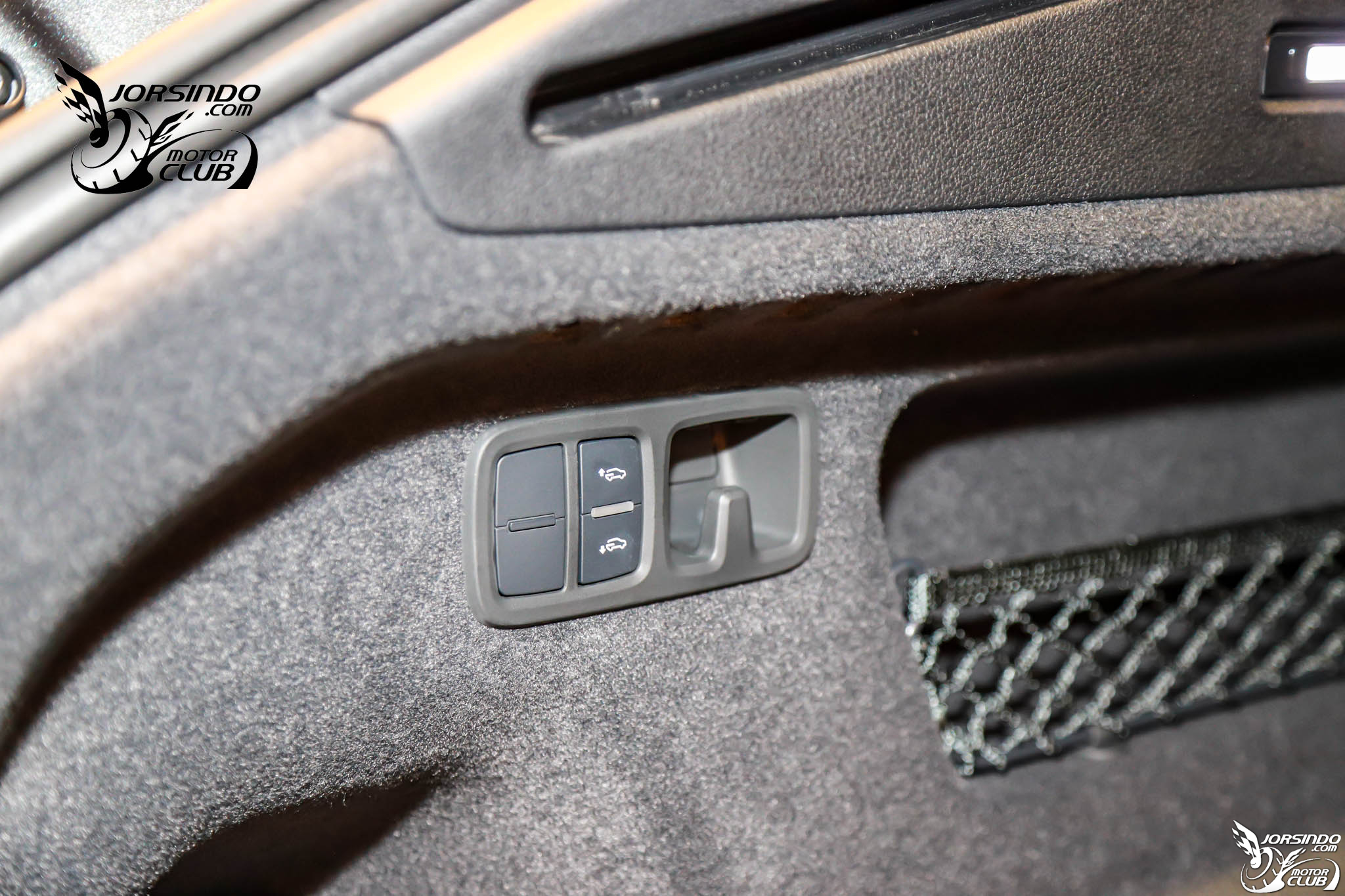 紐北最速SUV抵台！Audi小改款RS Q8新台幣781萬國內上市3292|小老婆汽機車資訊網