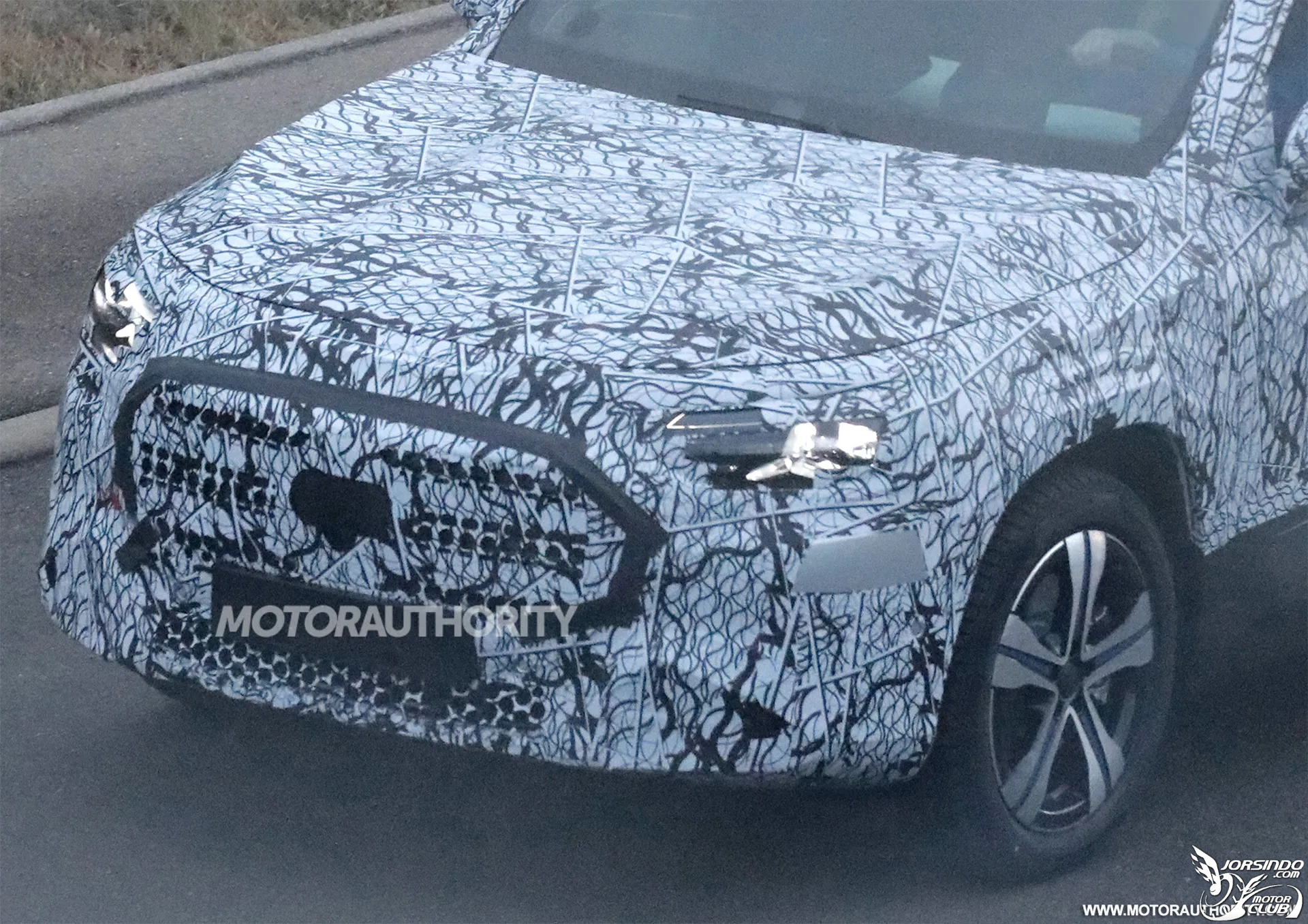 採MMA平台、預計2026年登場！Mercedes-Benz大改款GLB諜照曝光2012|小老婆汽機車資訊網