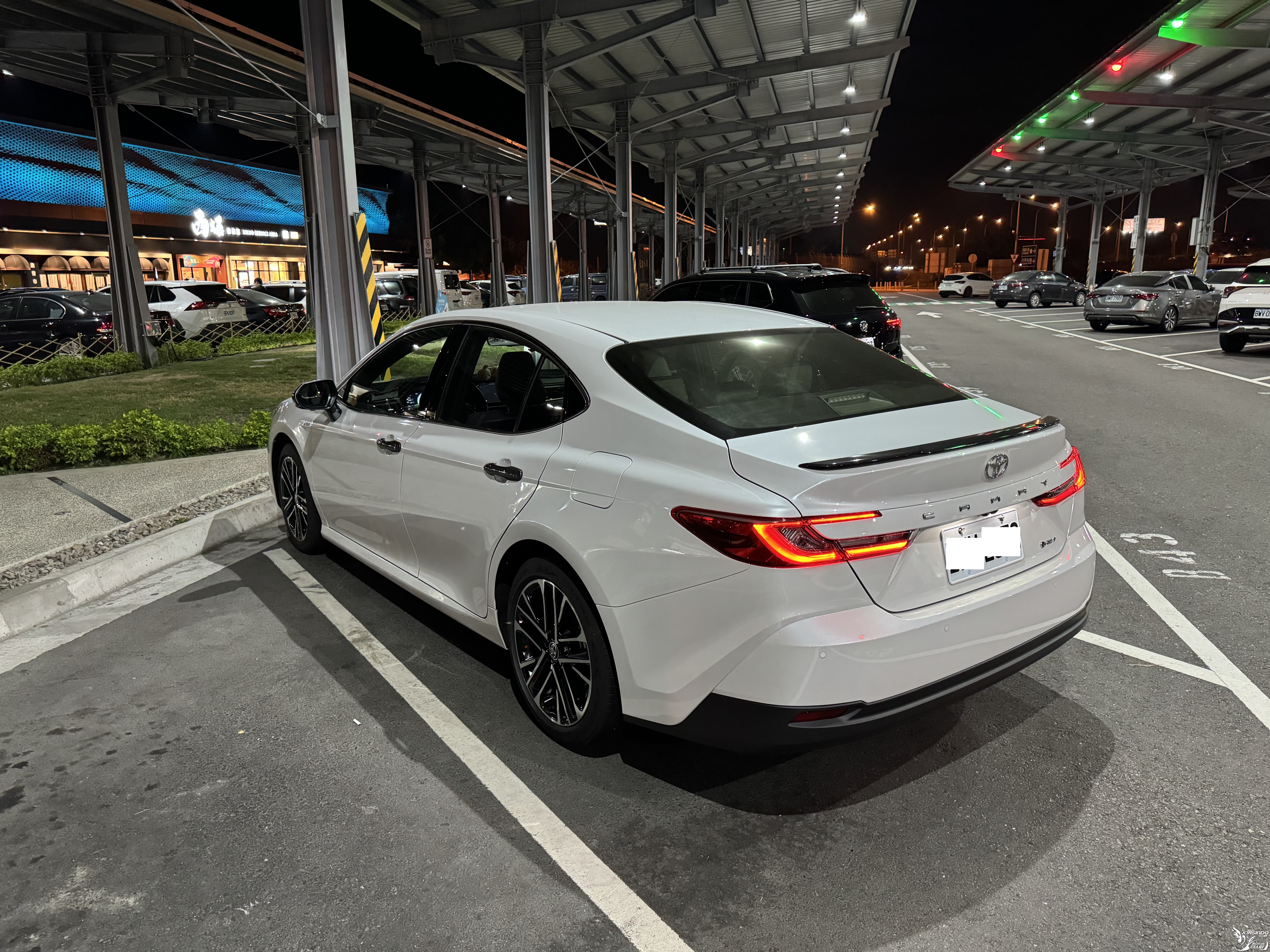 9Th Camry 2.5 HEV 購車與改裝記錄：從原廠到個性化提升7335|小老婆汽機車資訊網