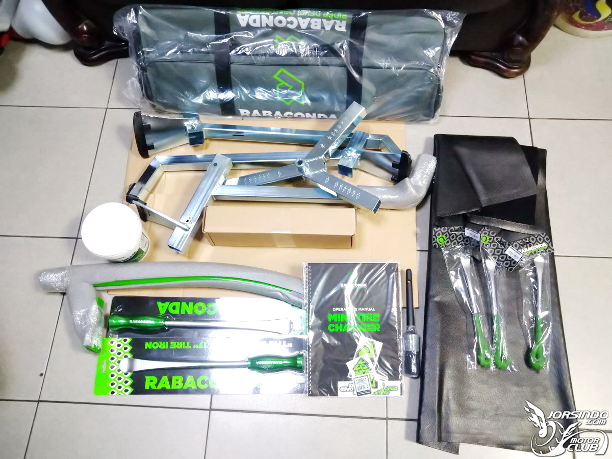 專為小型越野車設計的手動拆胎機，Rabaconda Mini Tire Changer3737|小老婆汽機車資訊網