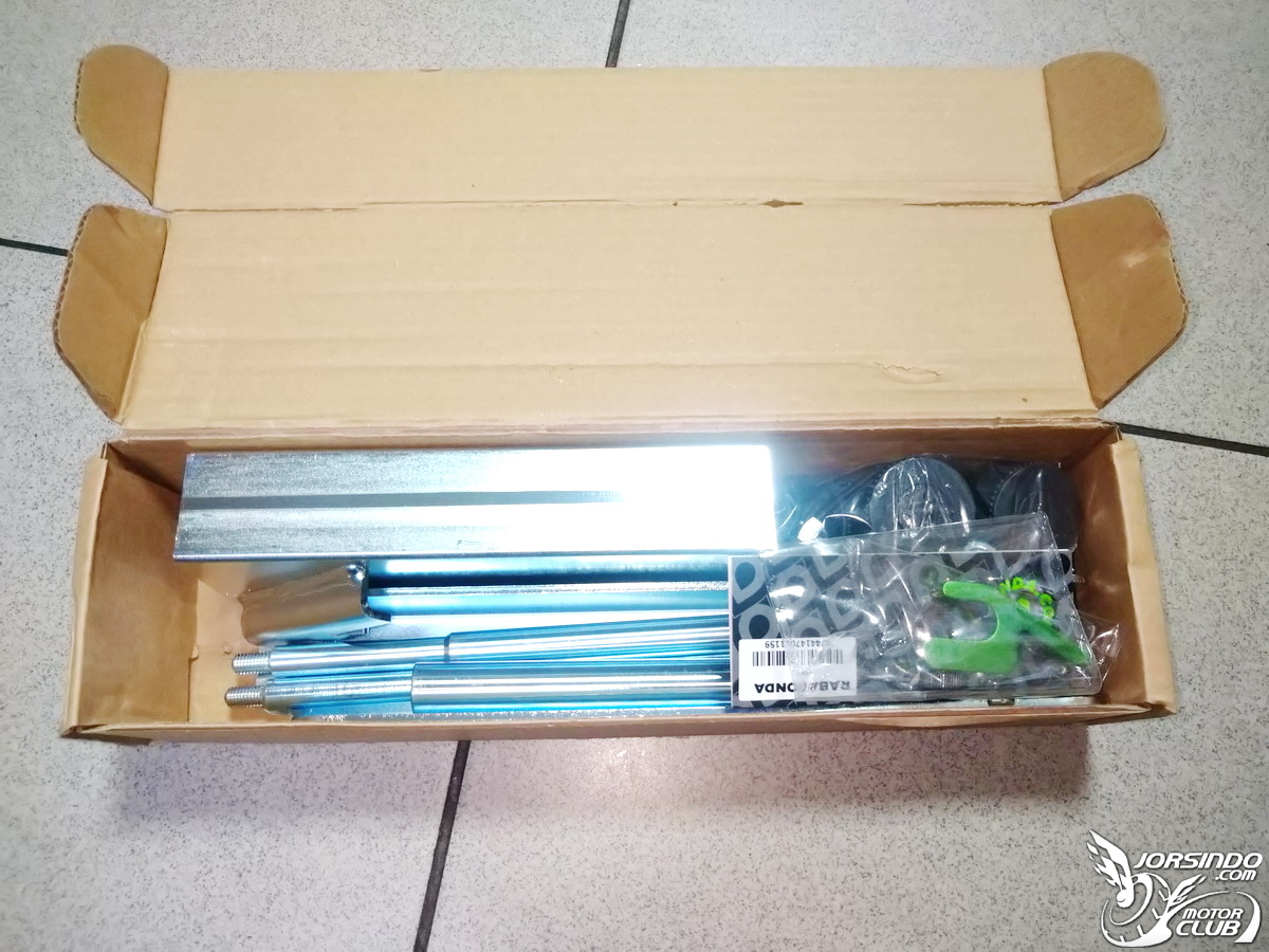 專為小型越野車設計的手動拆胎機，Rabaconda Mini Tire Changer2757|小老婆汽機車資訊網