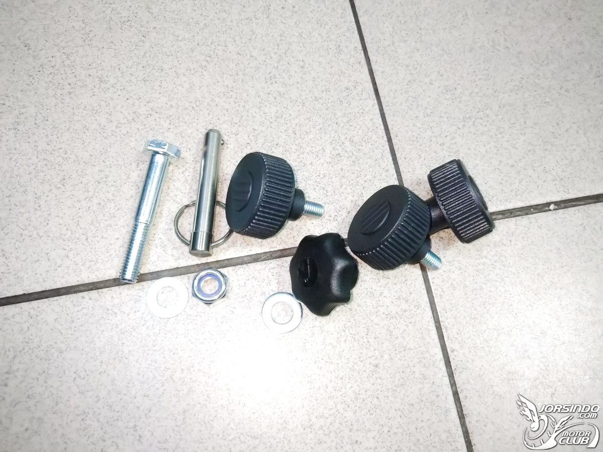 專為小型越野車設計的手動拆胎機，Rabaconda Mini Tire Changer5046|小老婆汽機車資訊網