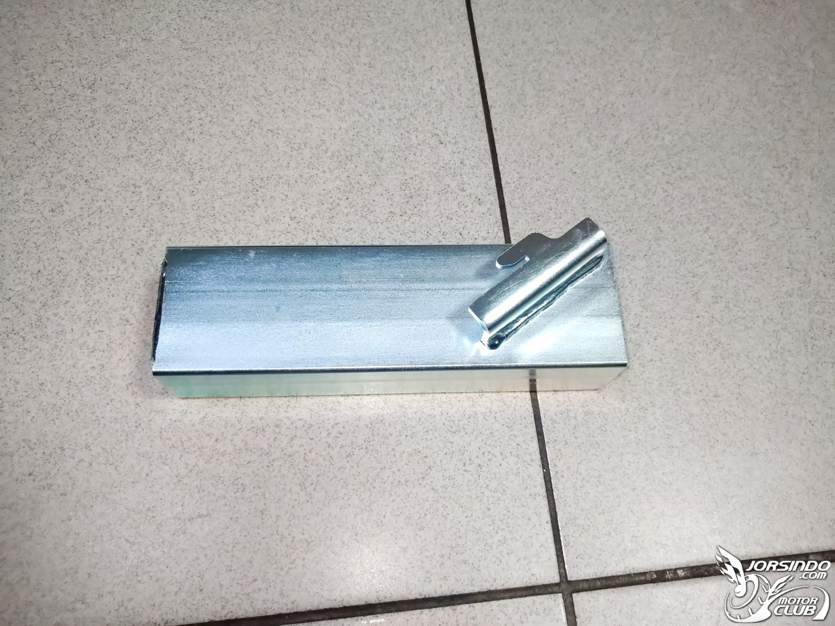 專為小型越野車設計的手動拆胎機，Rabaconda Mini Tire Changer867|小老婆汽機車資訊網